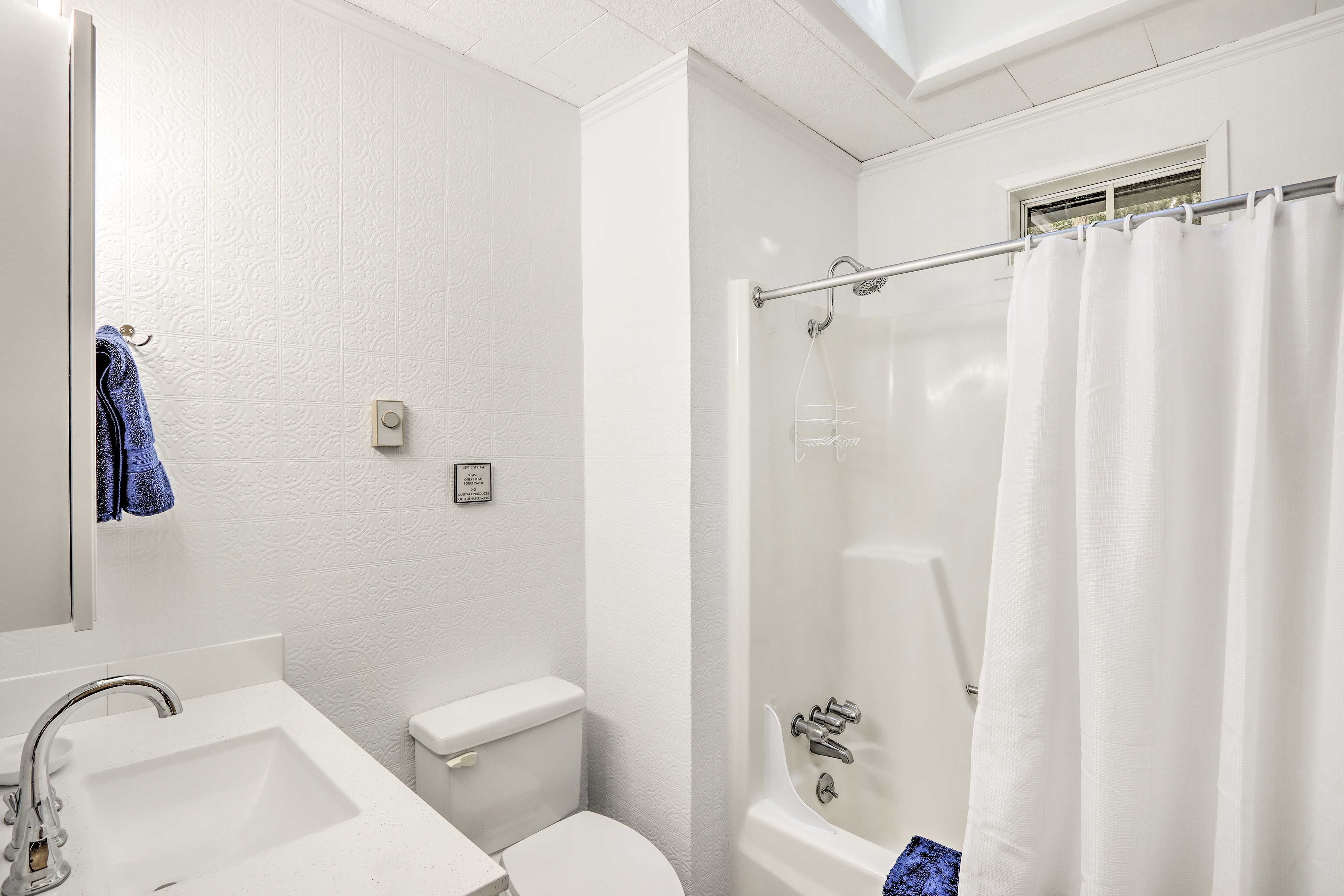 Bathroom | Towels Provided