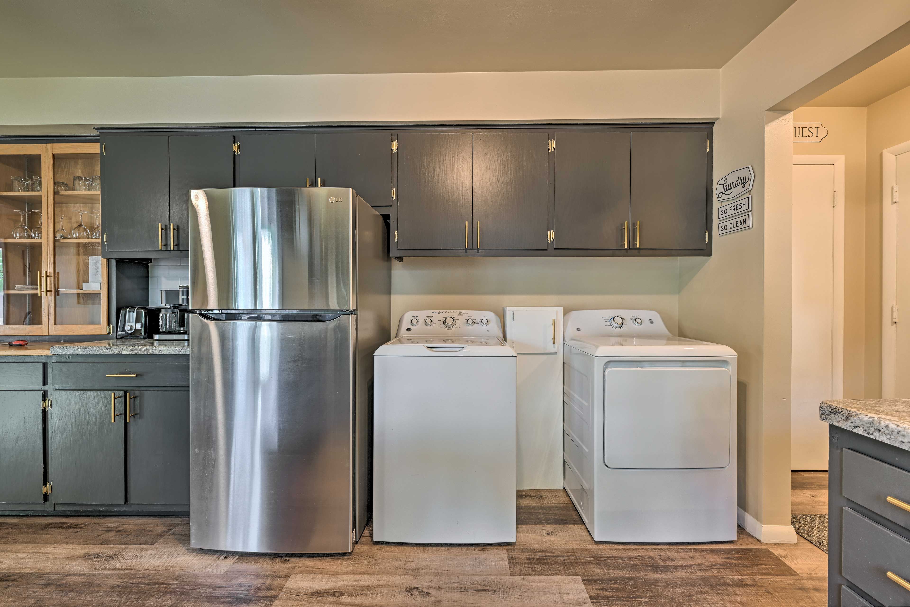 Kitchen | Dishware & Flatware | In-Unit Laundry