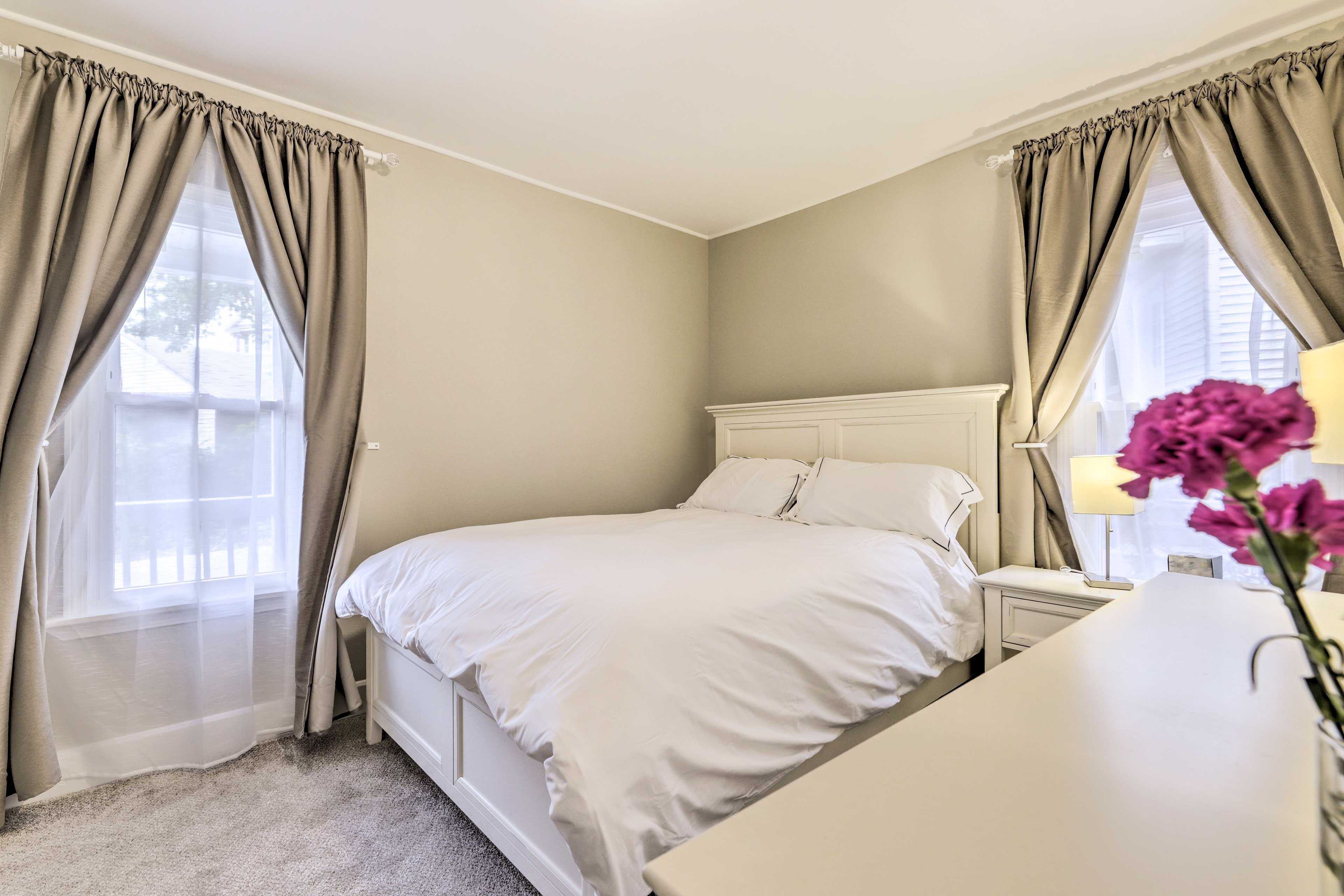 Bedroom 2 | Queen Bed