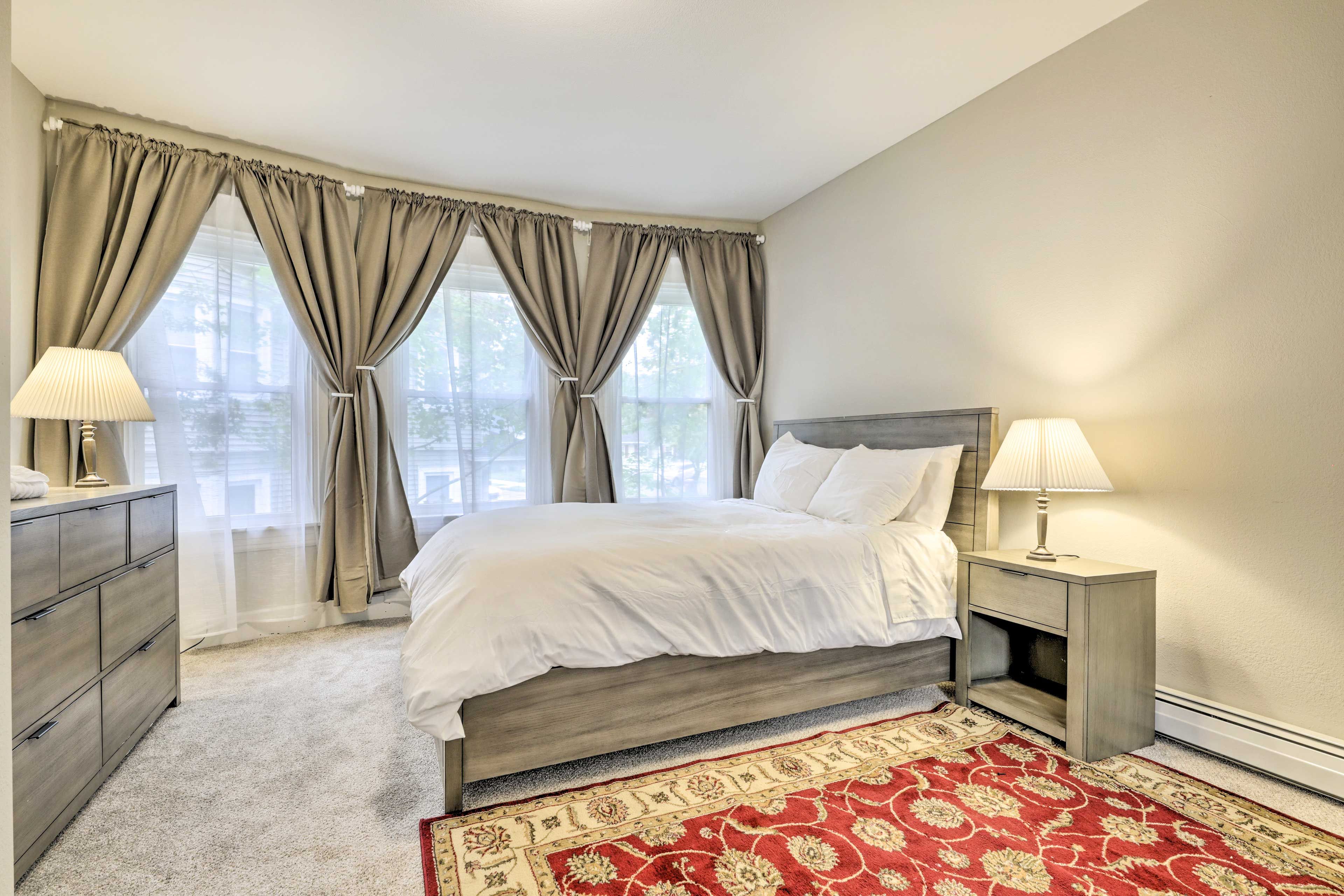 Bedroom 1 | Queen Bed | Linens & Towels Provided