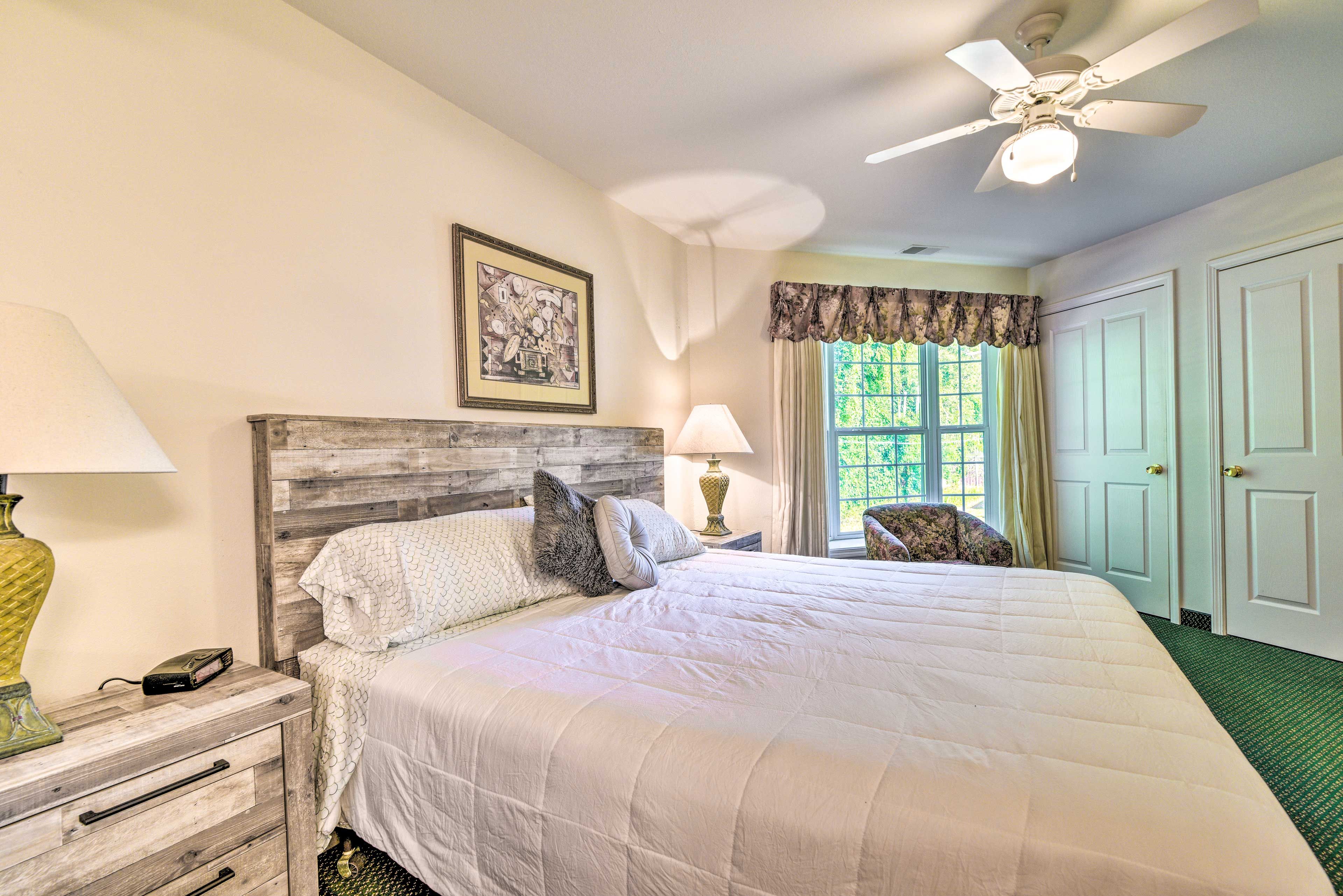 Bedroom 1 | King Bed | En-Suite Bathroom | Linens & Towels Provided