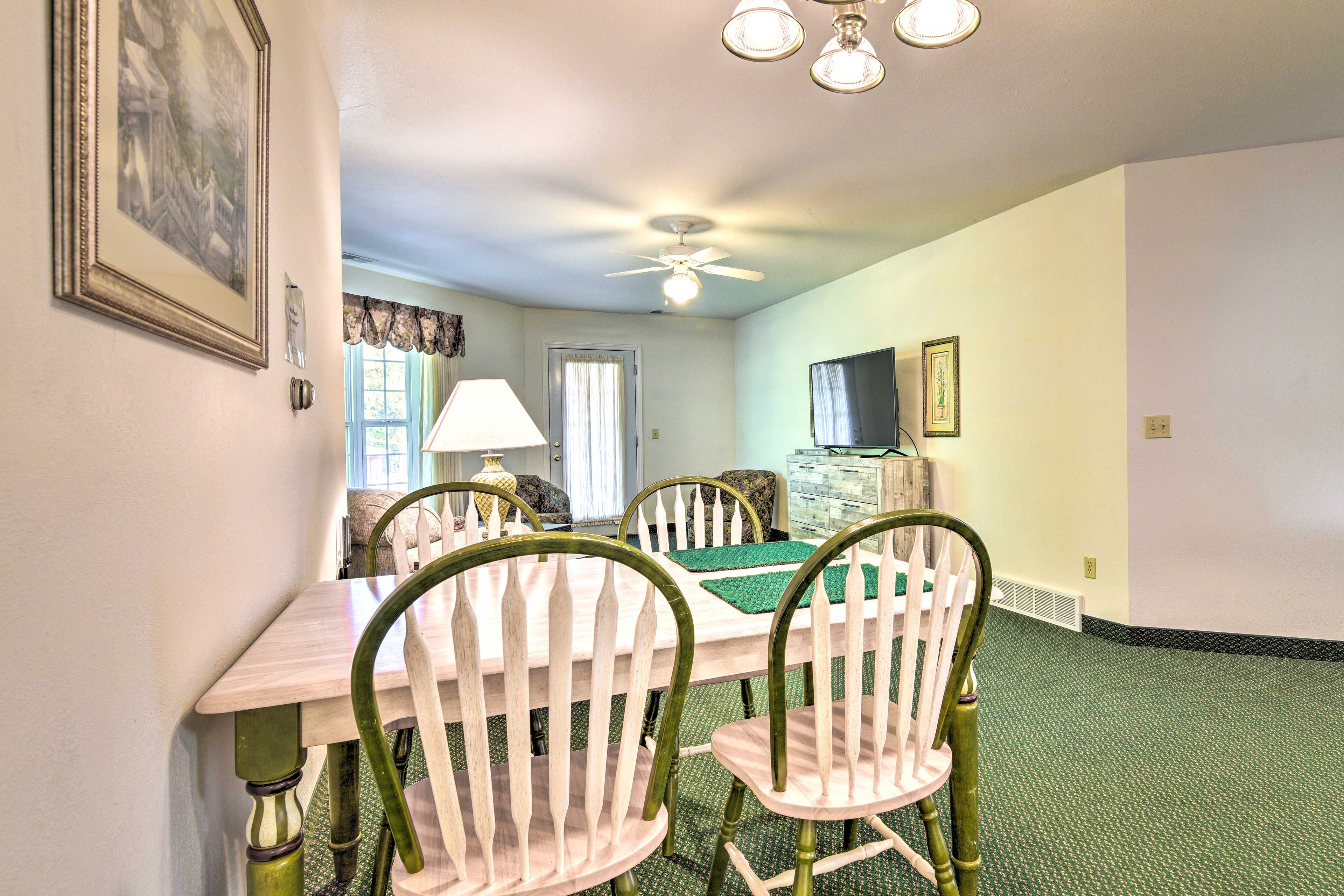 Dining Area | Dishware & Flatware Provided | Trash Bags & Paper Towels Provided