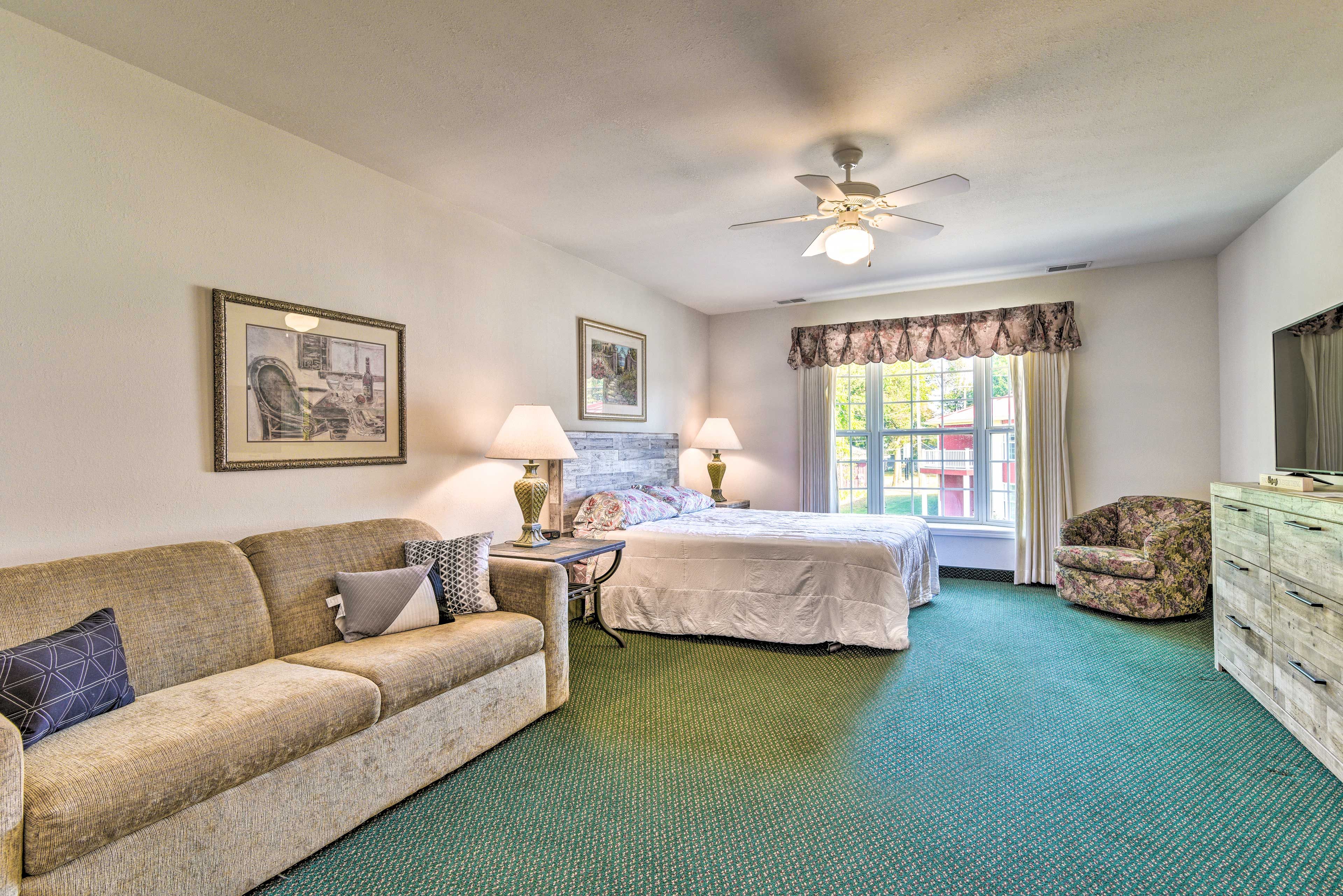 Bedroom 2 | Queen Bed | Queen Sleeper Sofa