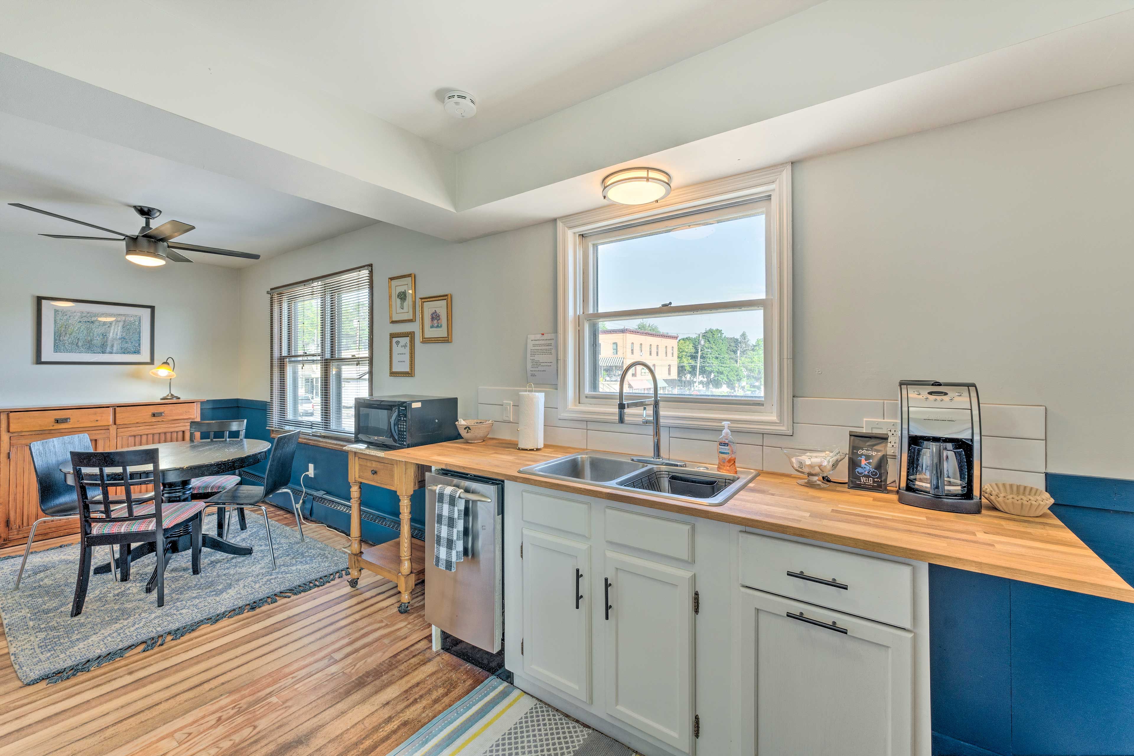 Kitchen | Toaster | Microwave