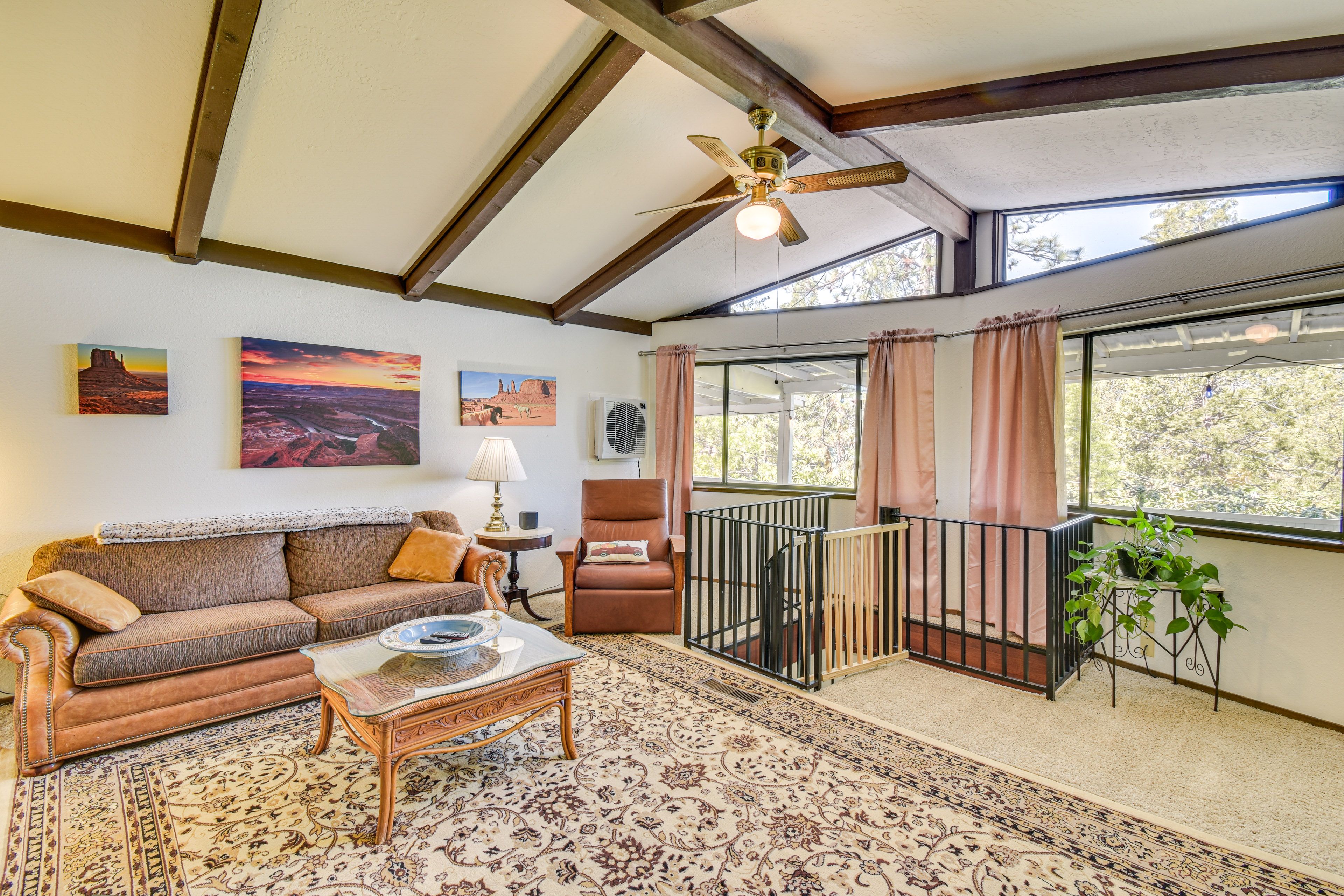 Living Room | Upper Level | Smart TV | Free WiFi | Queen Sleeper Sofa