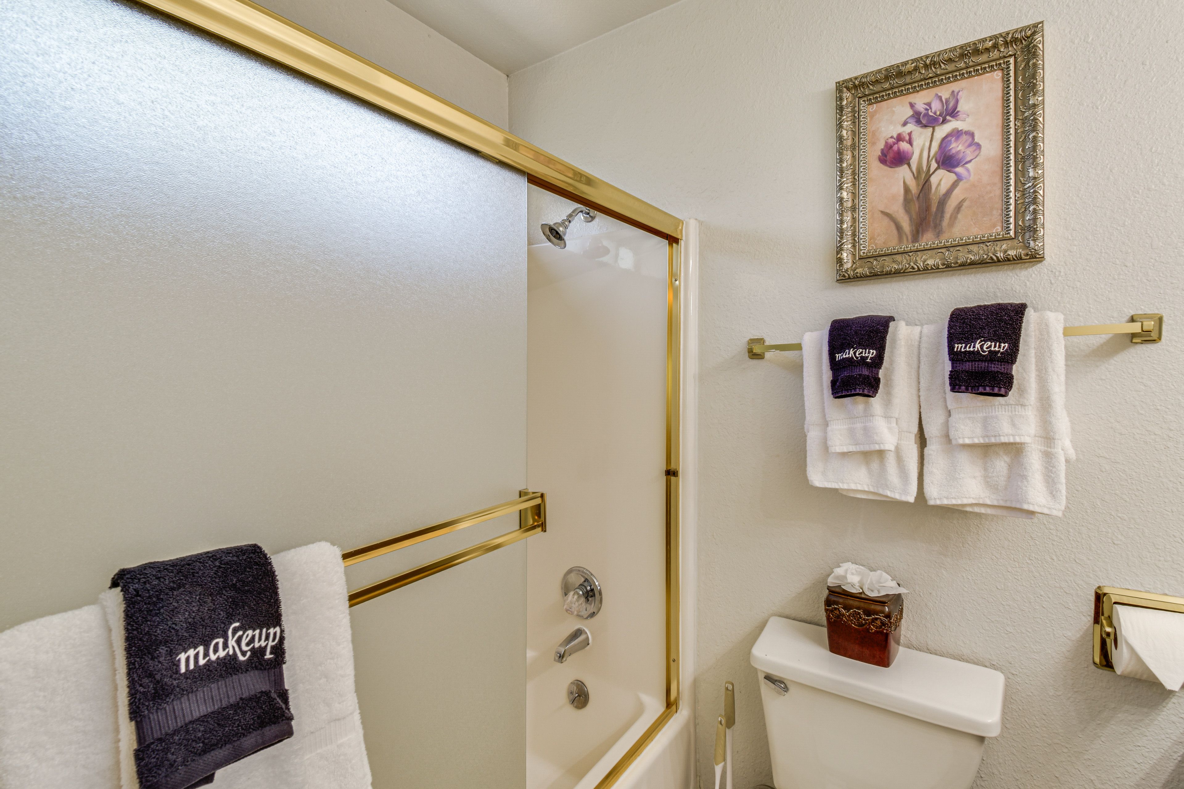 Full Bathroom | Hair Dryer