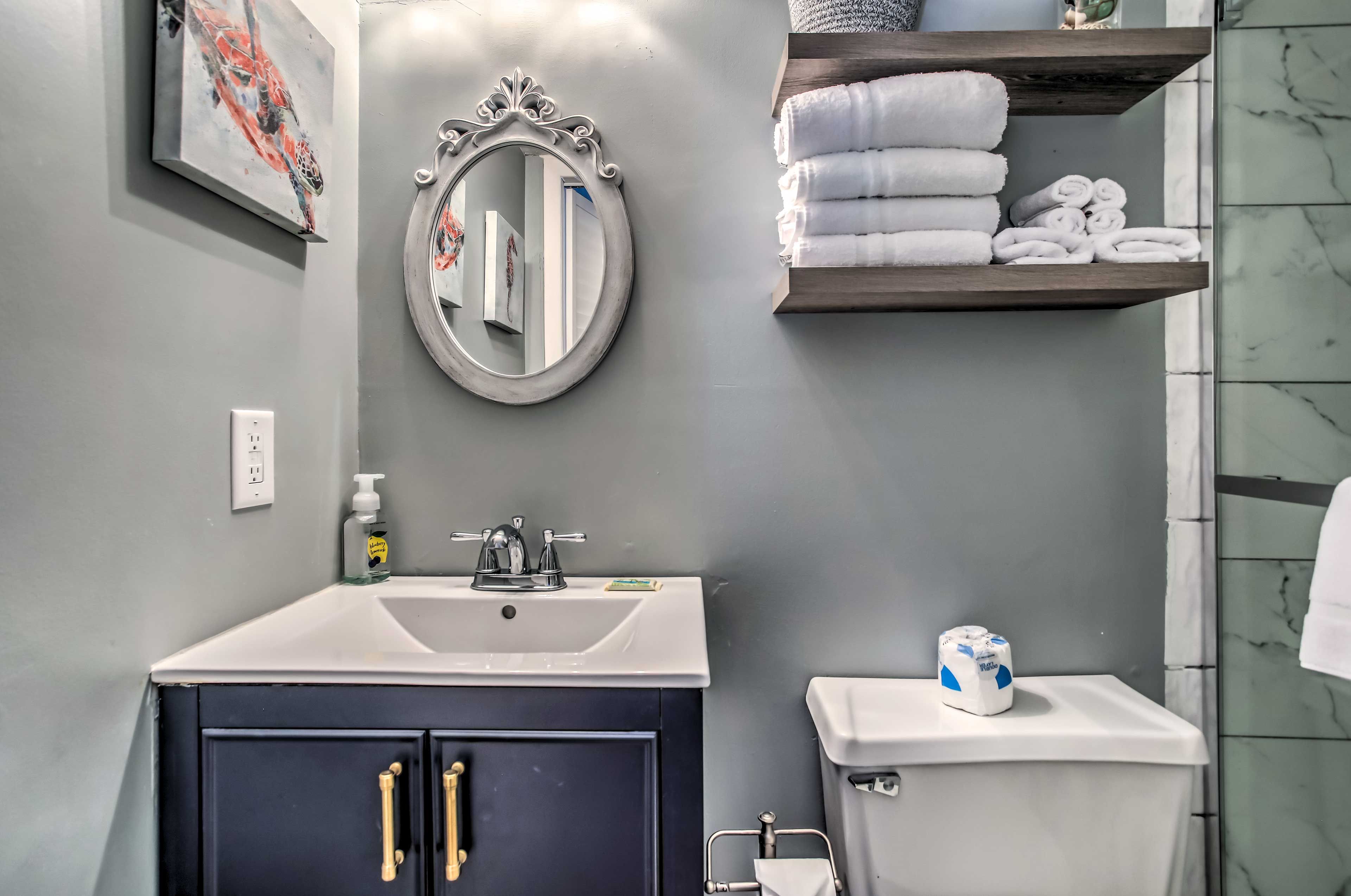 En-Suite Bathroom | Towels Provided | Complimentary Toiletries