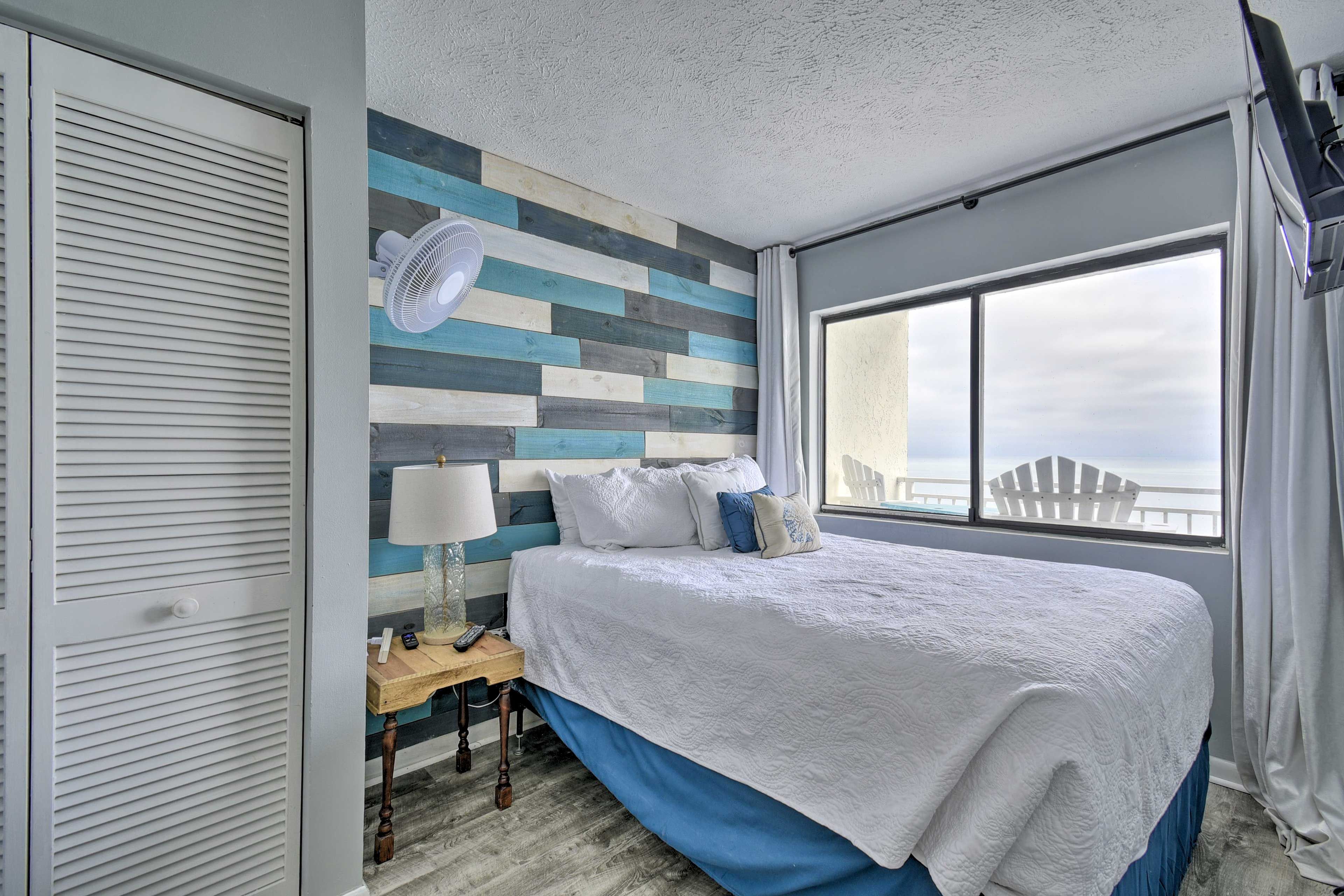 Bedroom 1 | Queen Bed | Flat-Screen TV