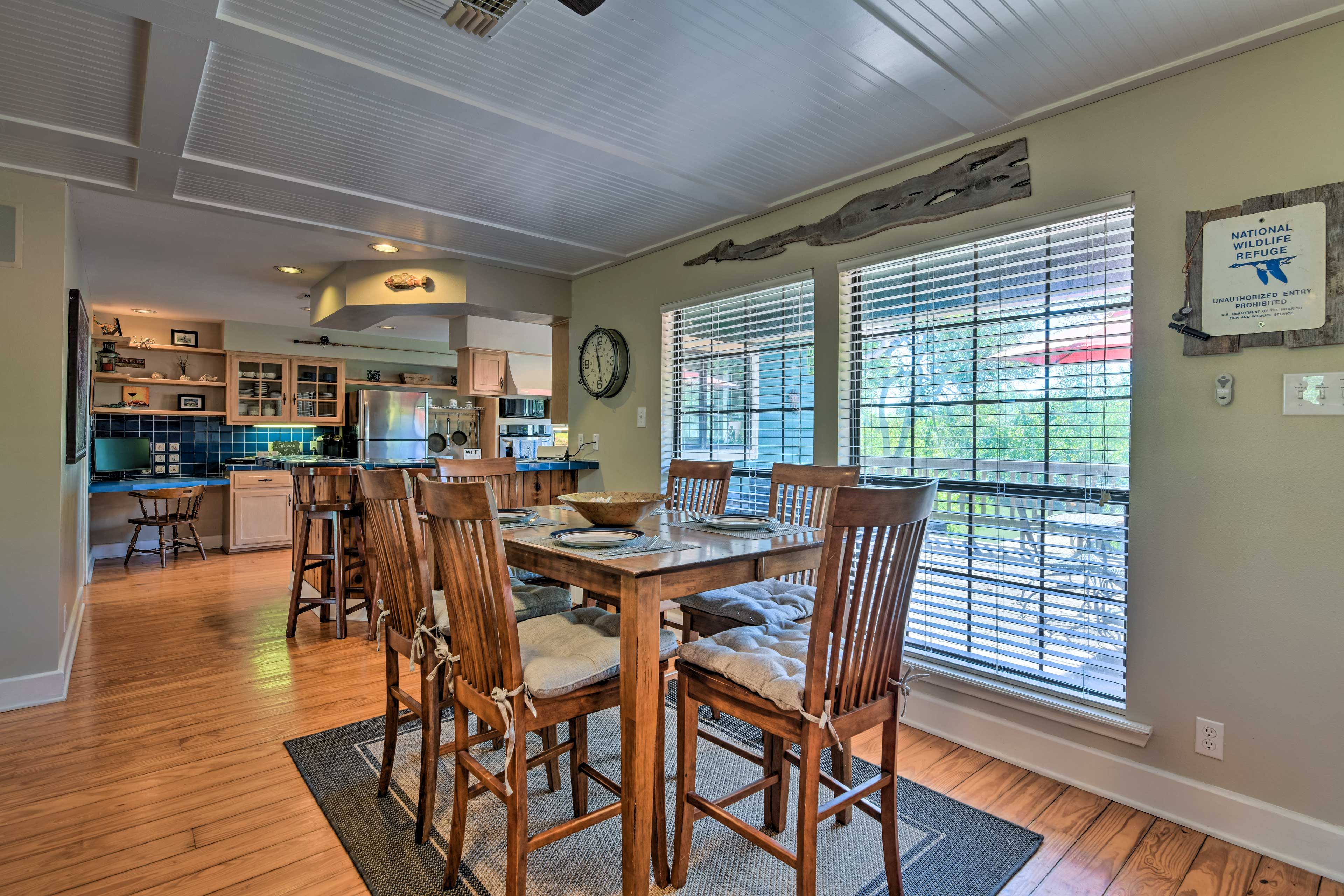 Dining Area | Dishware & Flatware