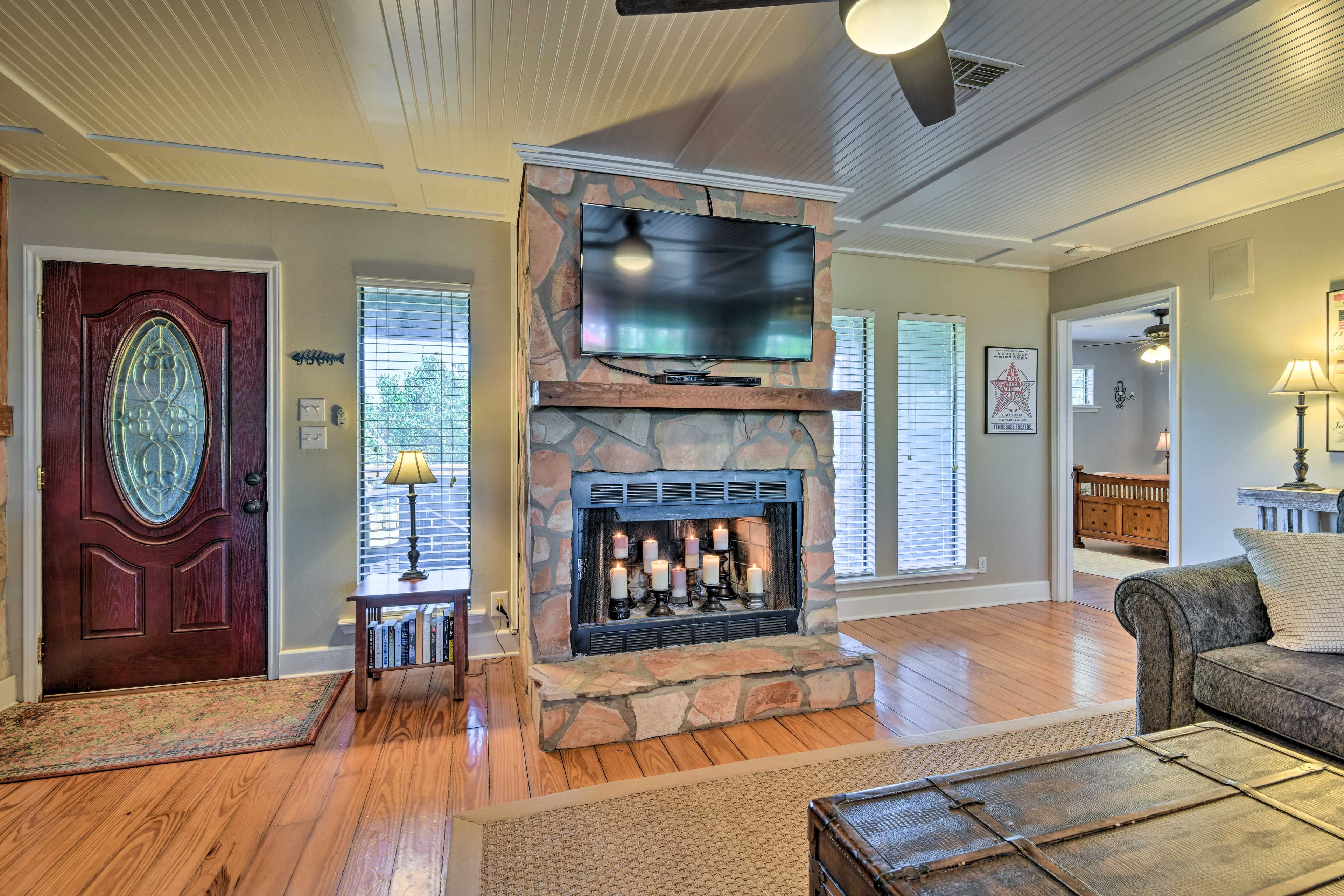 Living Room | Central A/C & Heat