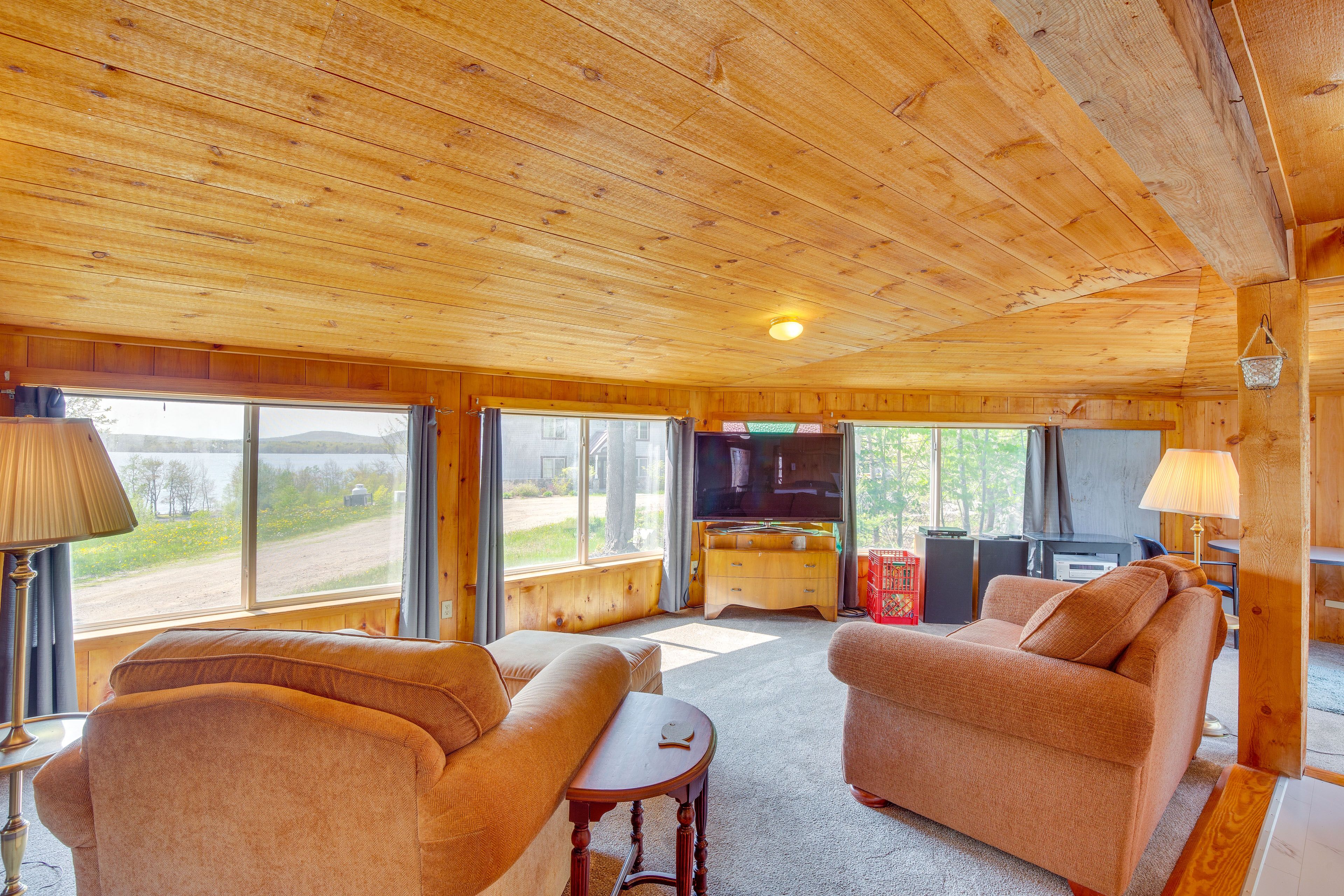 Living Room | Flat-Screen TV | Window A/C Units | Central Heating | Ceiling Fans