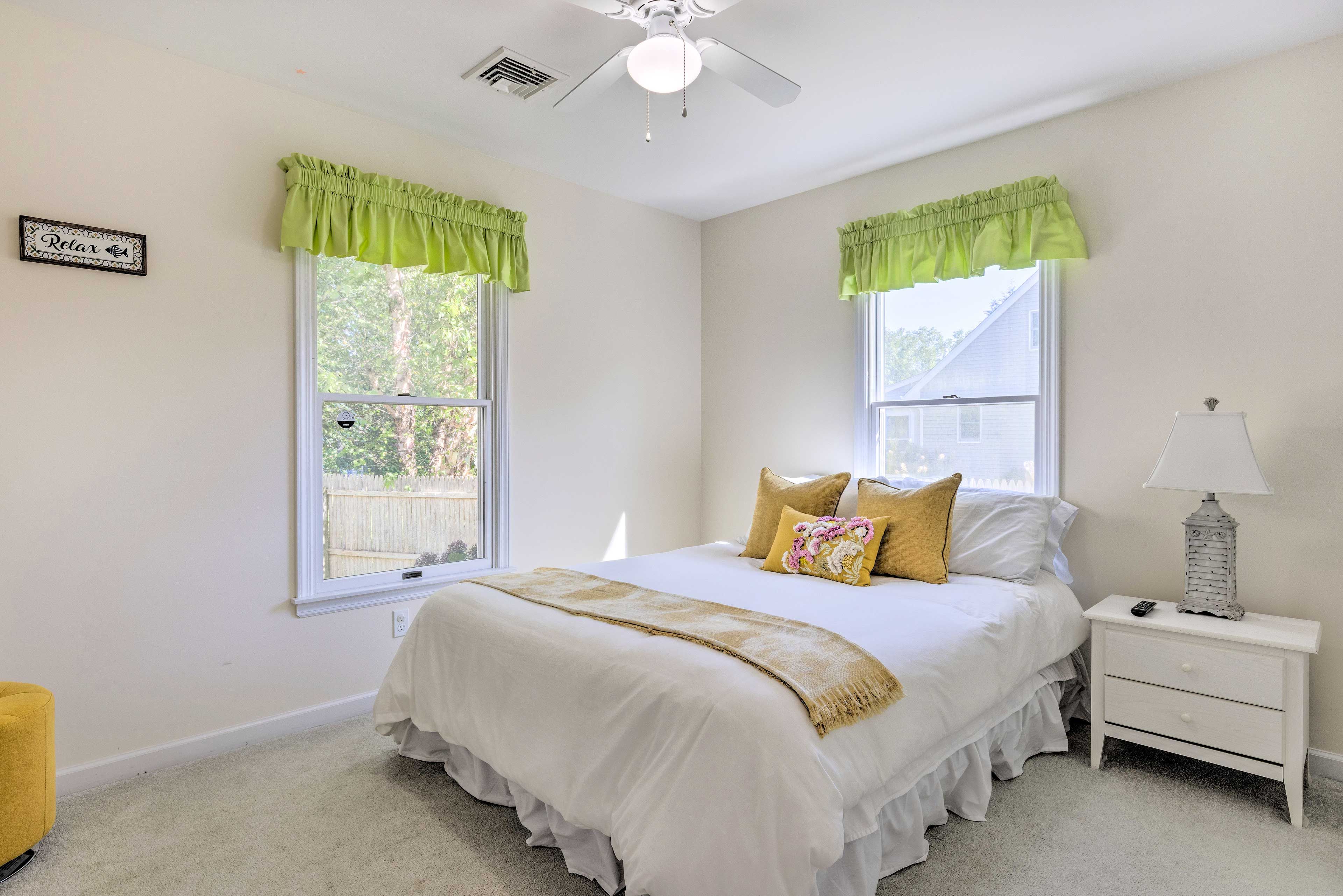 Bedroom 2 | Queen Bed | Main Level | Smart TV