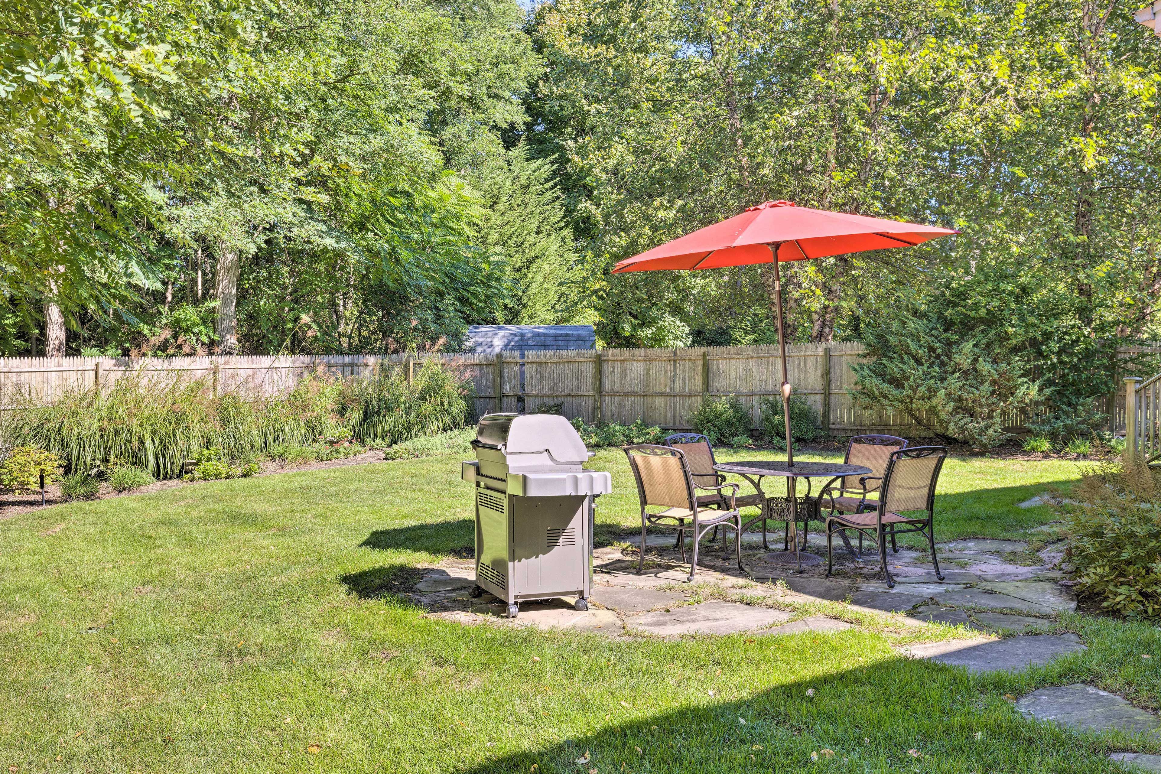 Backyard | Gas Grill | Fire Pit