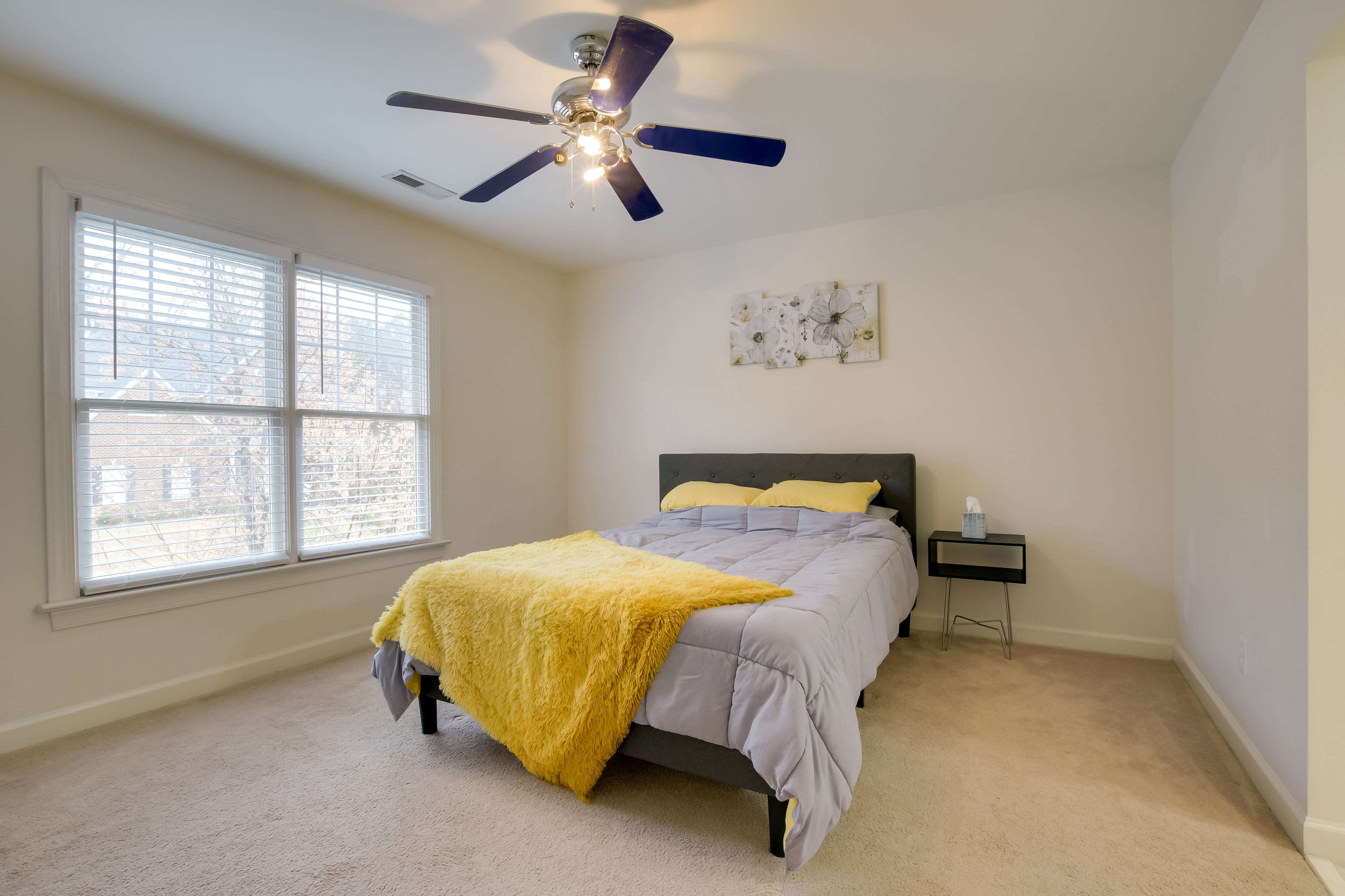Bedroom 2 | Queen Bed | 2nd Floor | Hangers