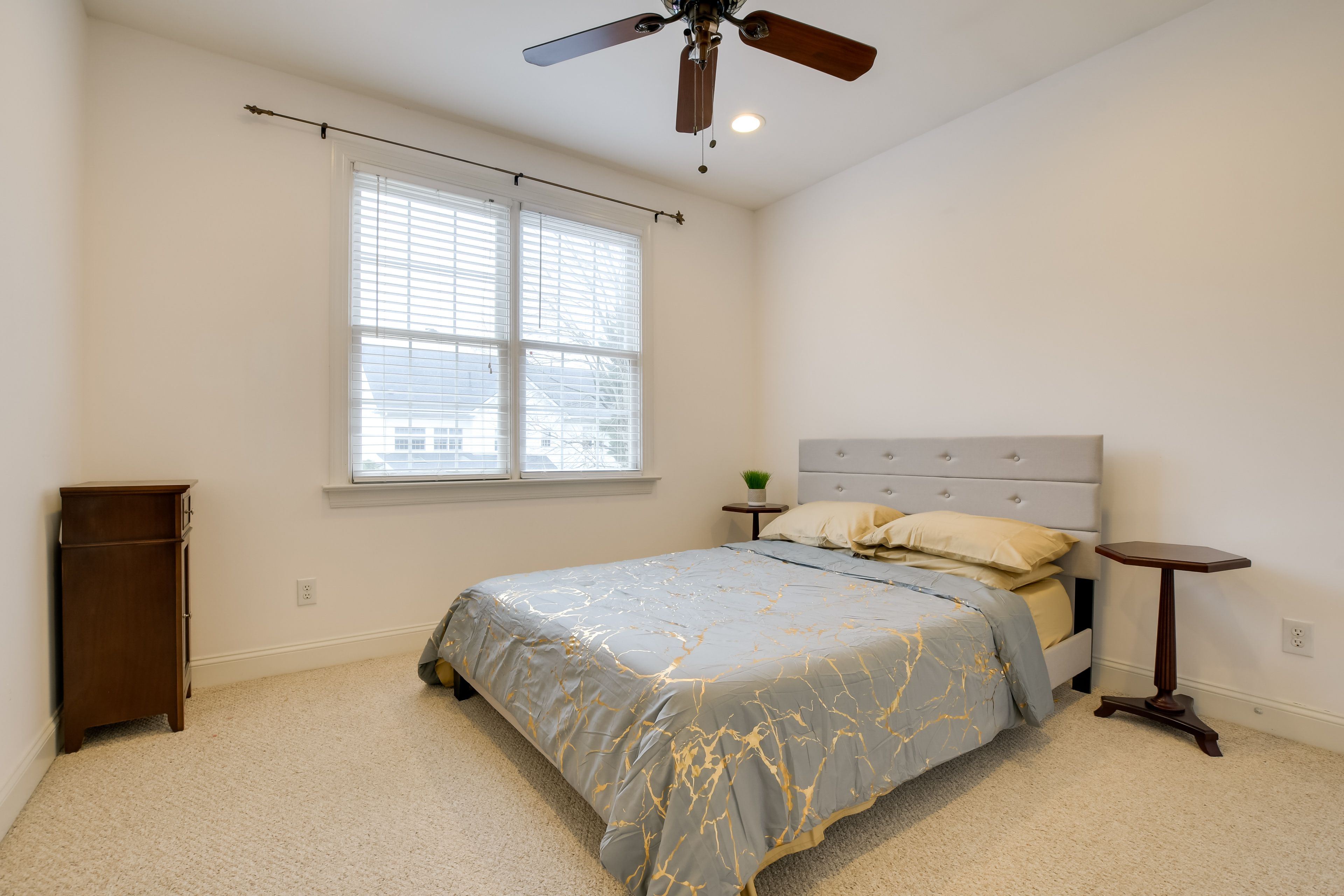 Bedroom 5 | Queen Bed | 1st Floor