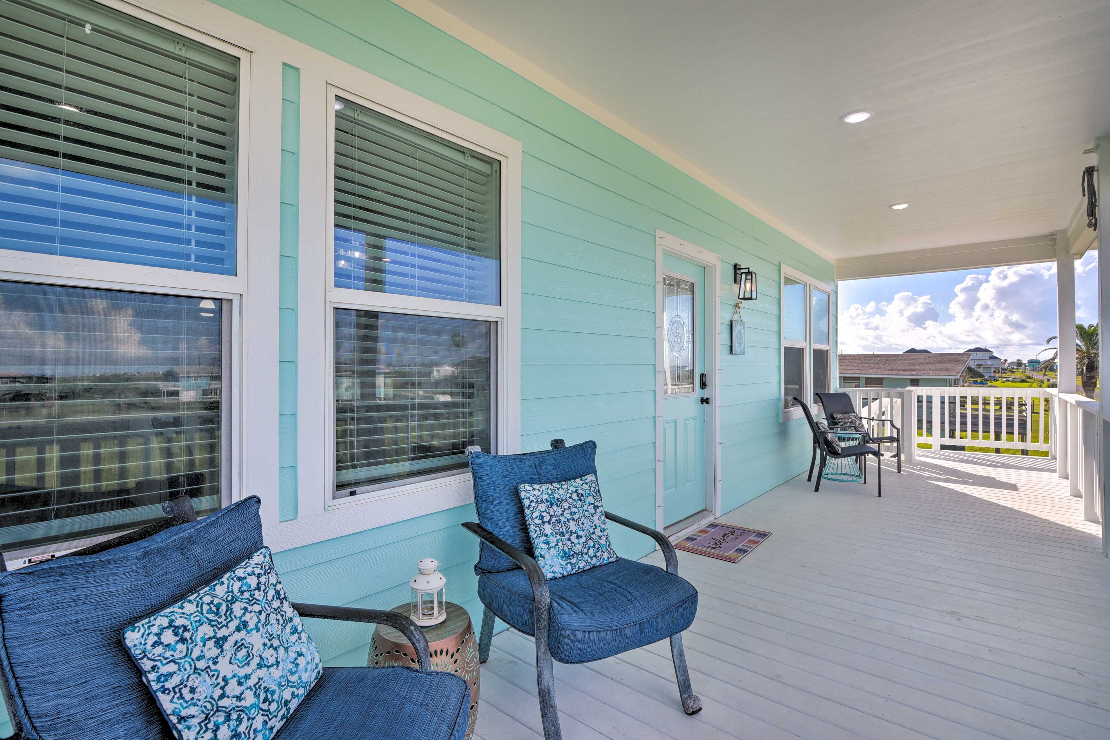 House Exterior | Furnished Deck