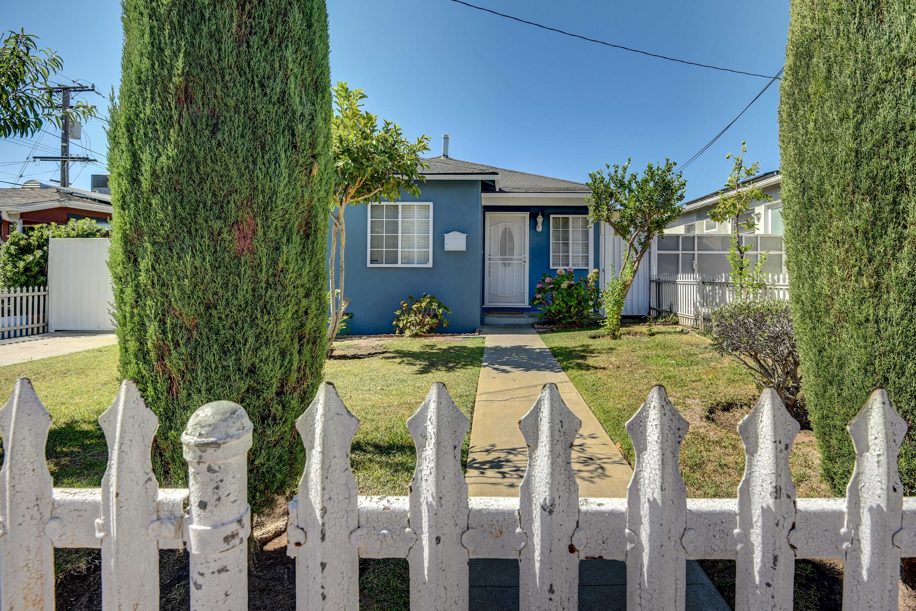 Inglewood Vacation Rental | 2BR | 1BA | 2 Steps for Entry | 1,000 Sq Ft