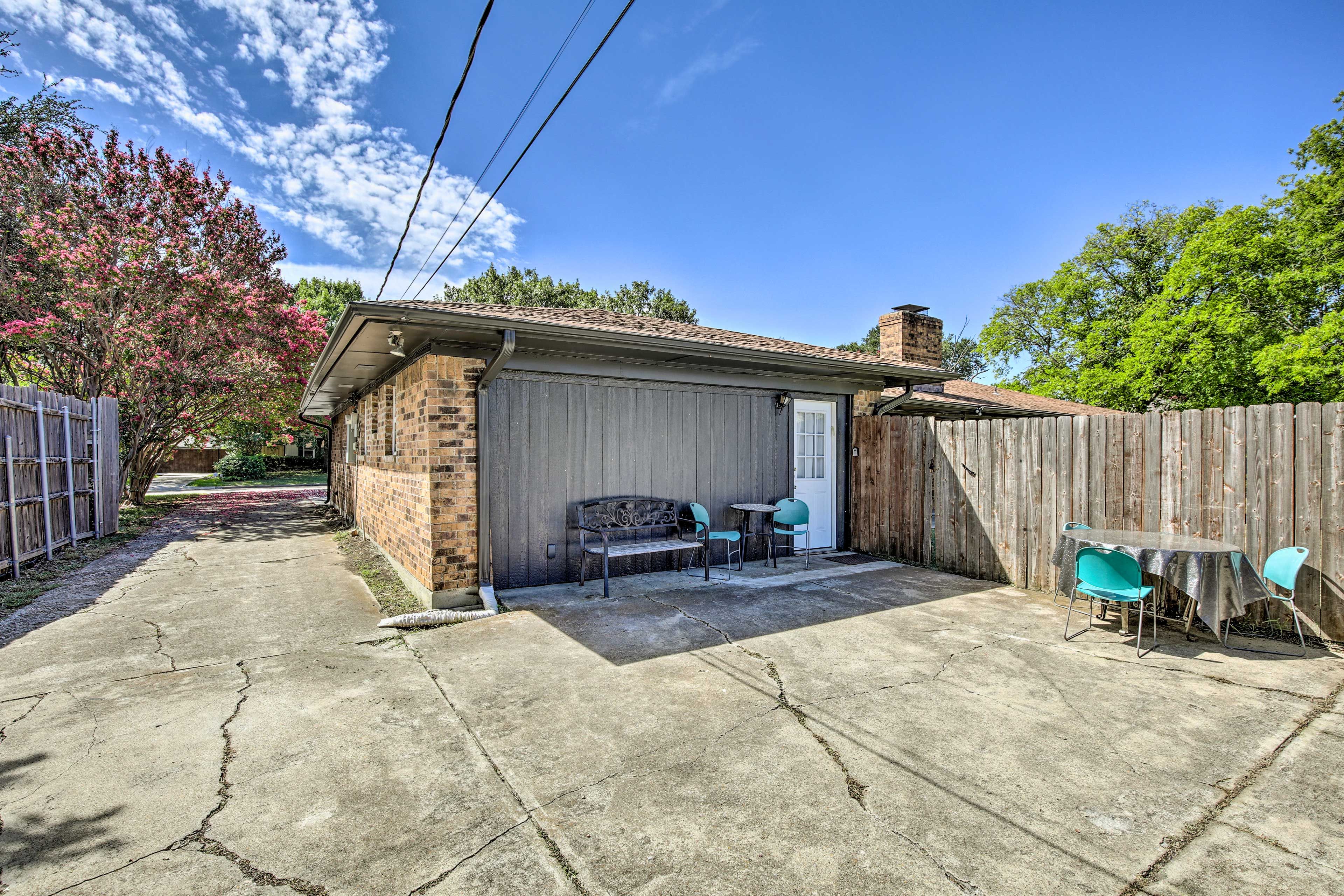 Guest House Exterior | Homeowner On-Site