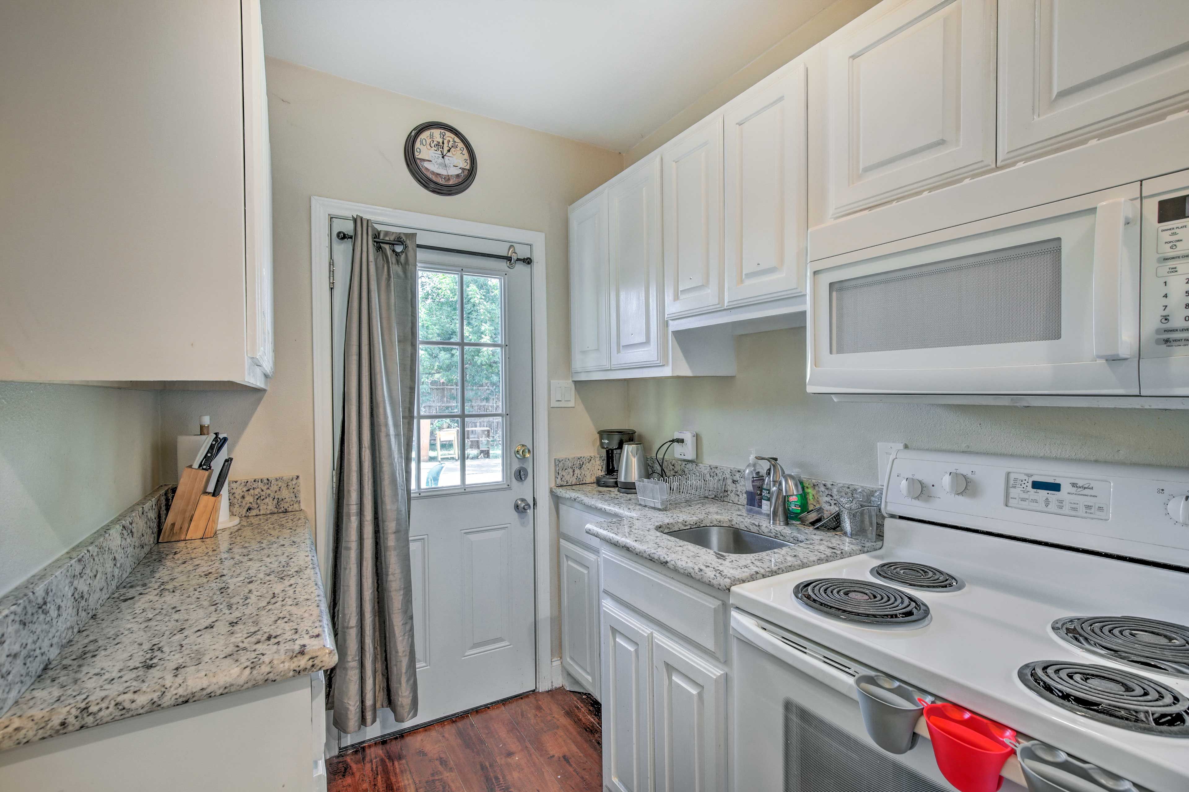 Kitchen | Coffee Maker | Cooking Basics Provided