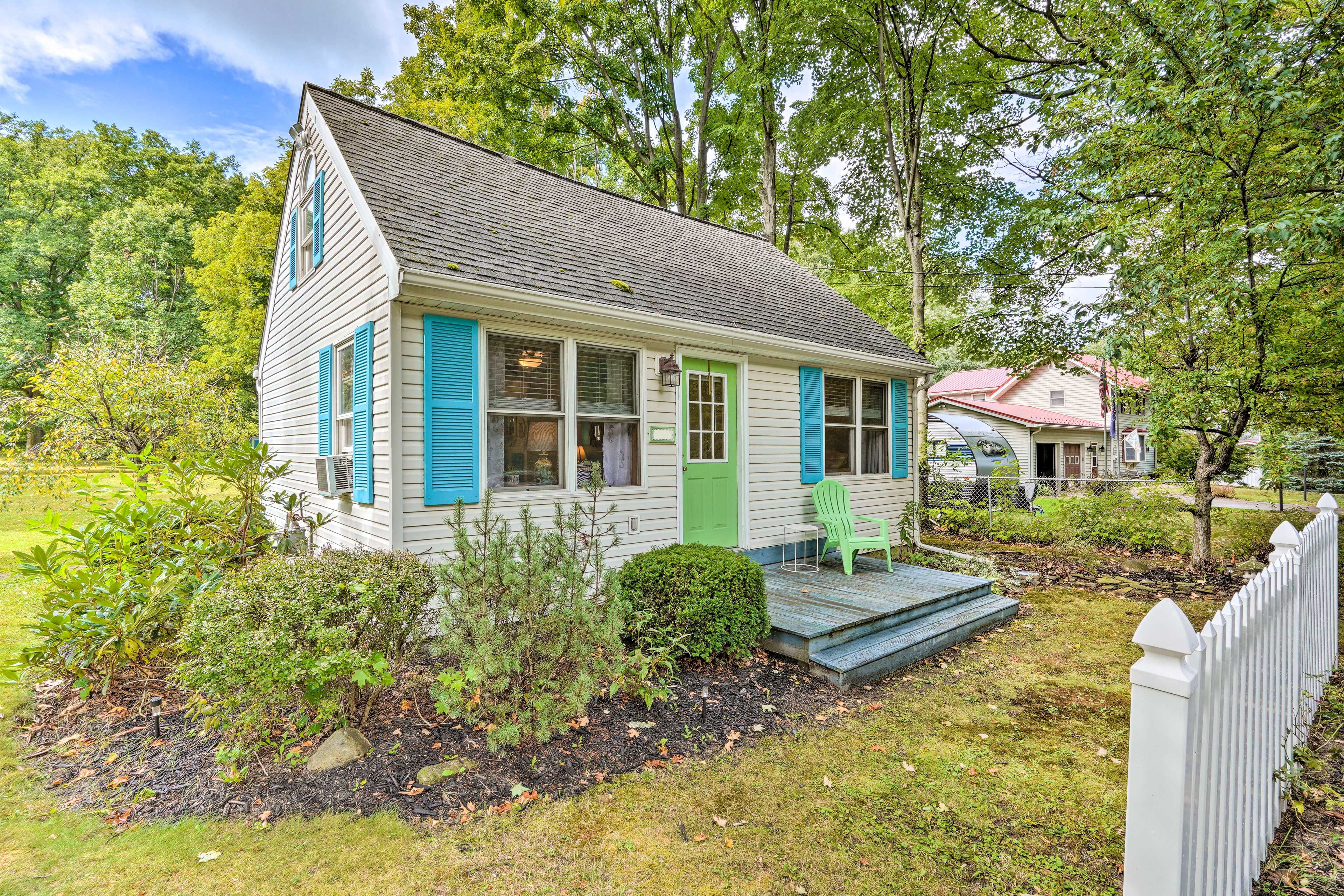 Cottage Exterior | Grass Driveway (4 Vehicles) | RV/Trailer Parking