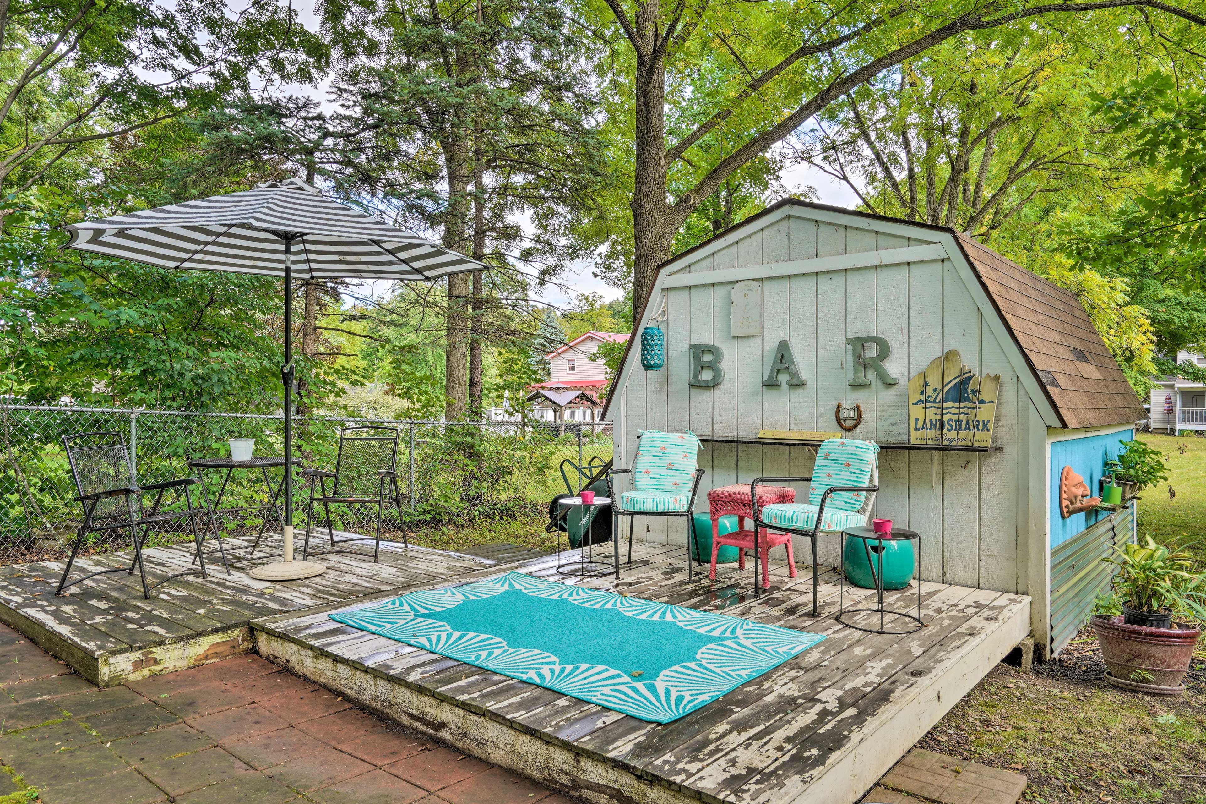 Deck | Gas Grill (Propane Provided)