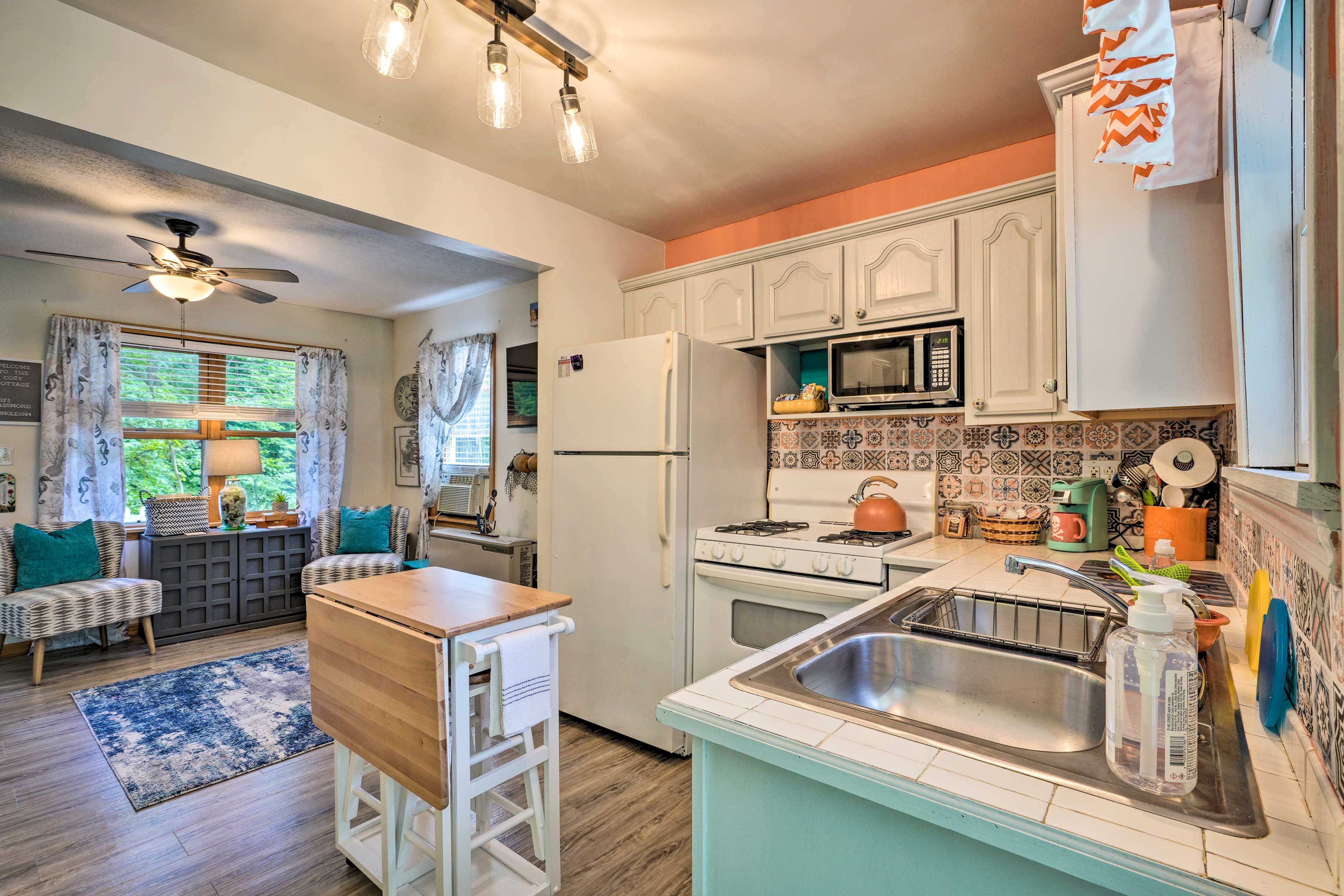 Kitchen | Cooking Basics | Dishware & Flatware | Crockpot | Toaster | 1st Floor
