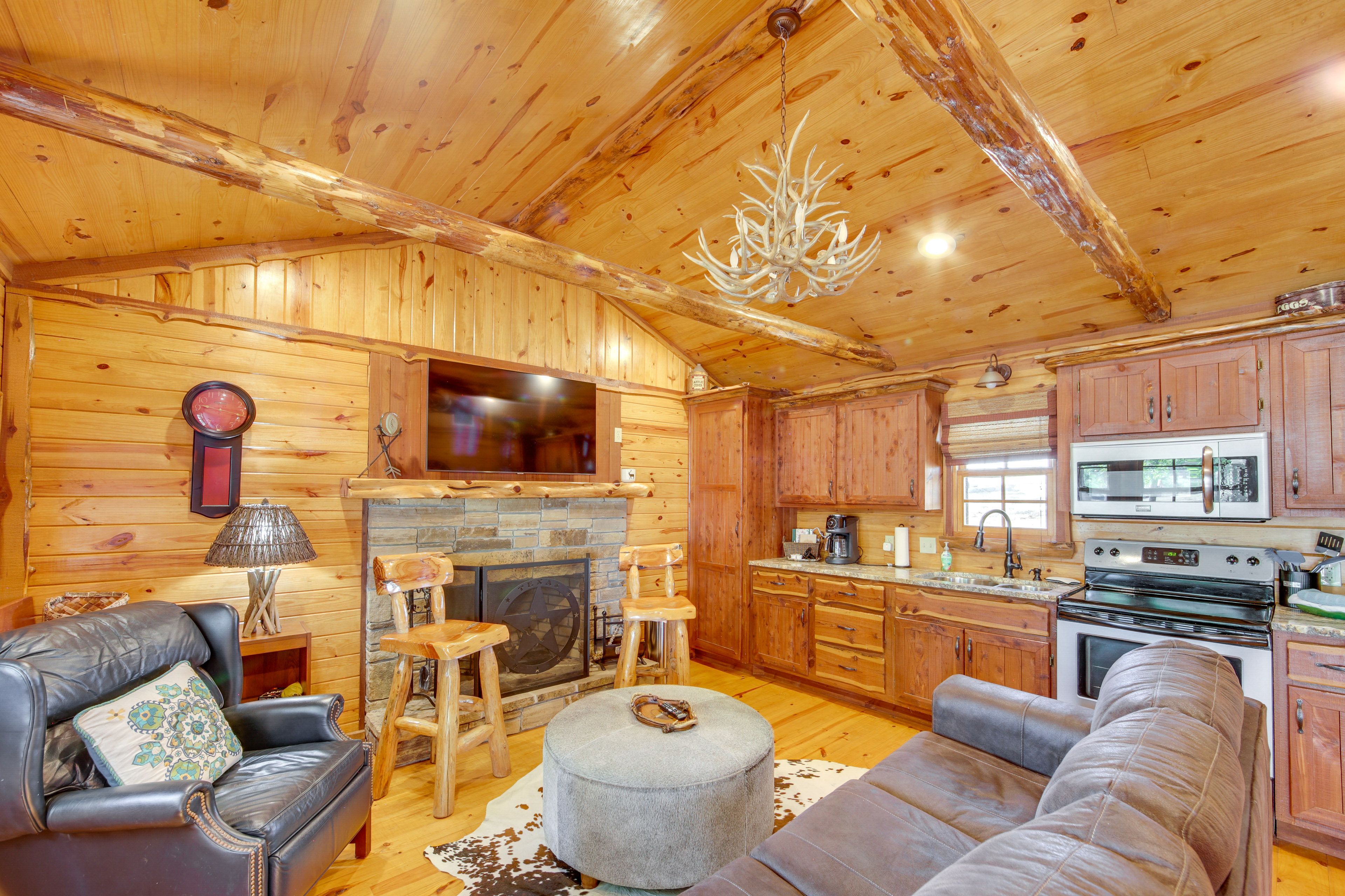 Ben Wheeler Vacation Rental | 1BR | 1BA | 750 Sq Ft | Access Only By Stairs