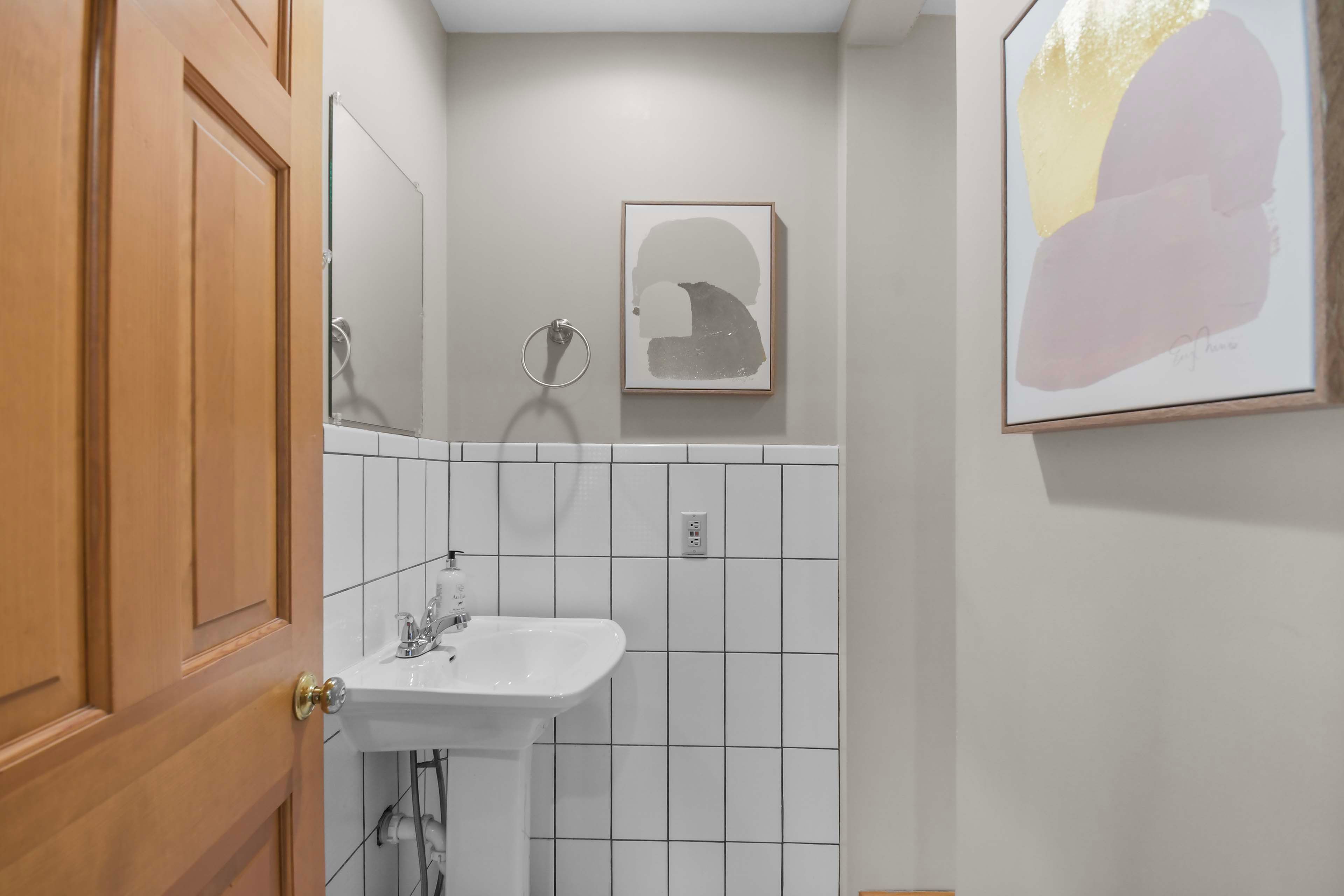 Full Bathroom | Upper Level