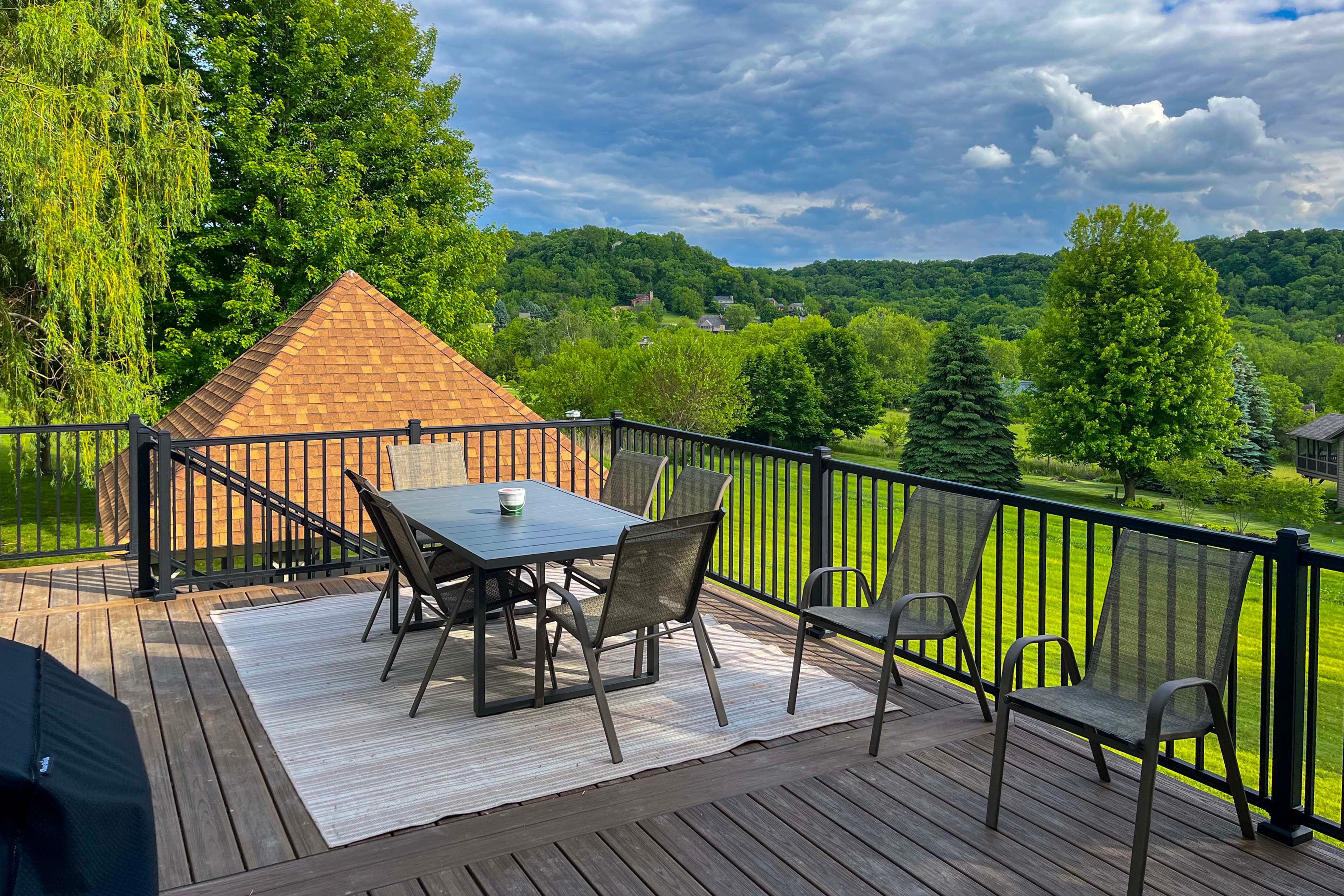 Deck | Gas Grill | Outdoor Eating Area