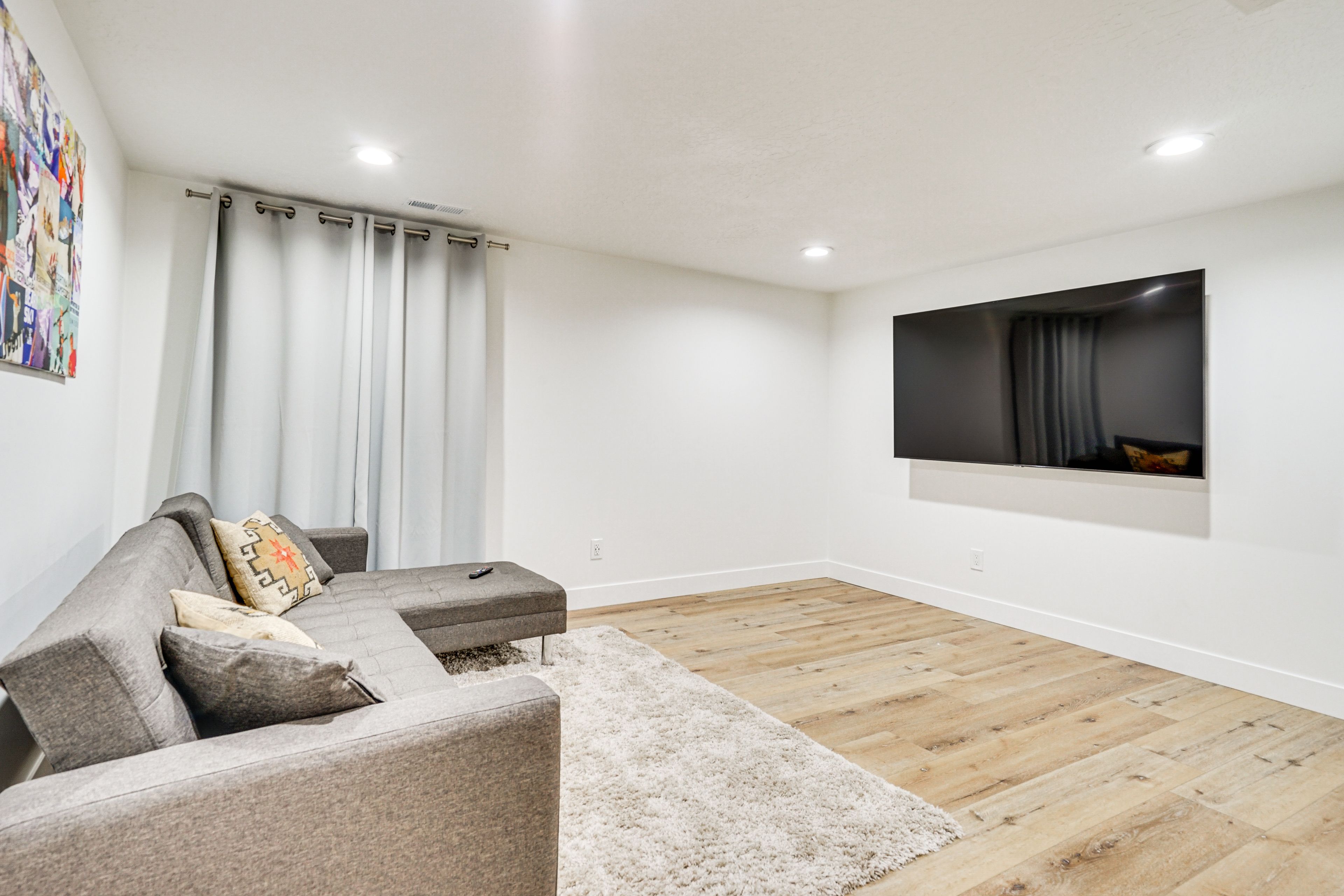 Game Room | Ground Floor | Twin Futon | Smart TV w/ Cable