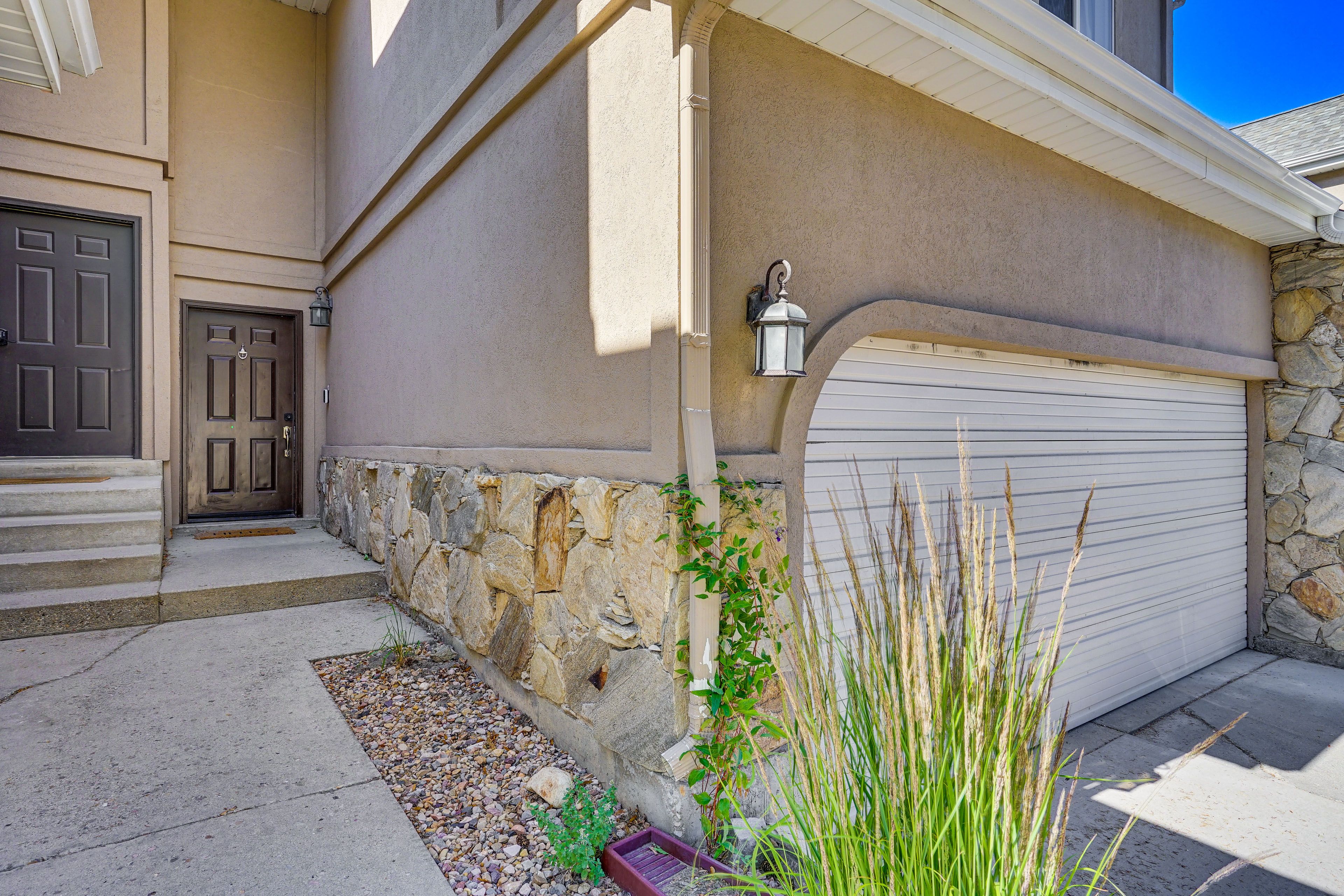 Unit Entrance | Garage (1 Vehicle) | Driveway (2 Vehicles) | No Street Parking