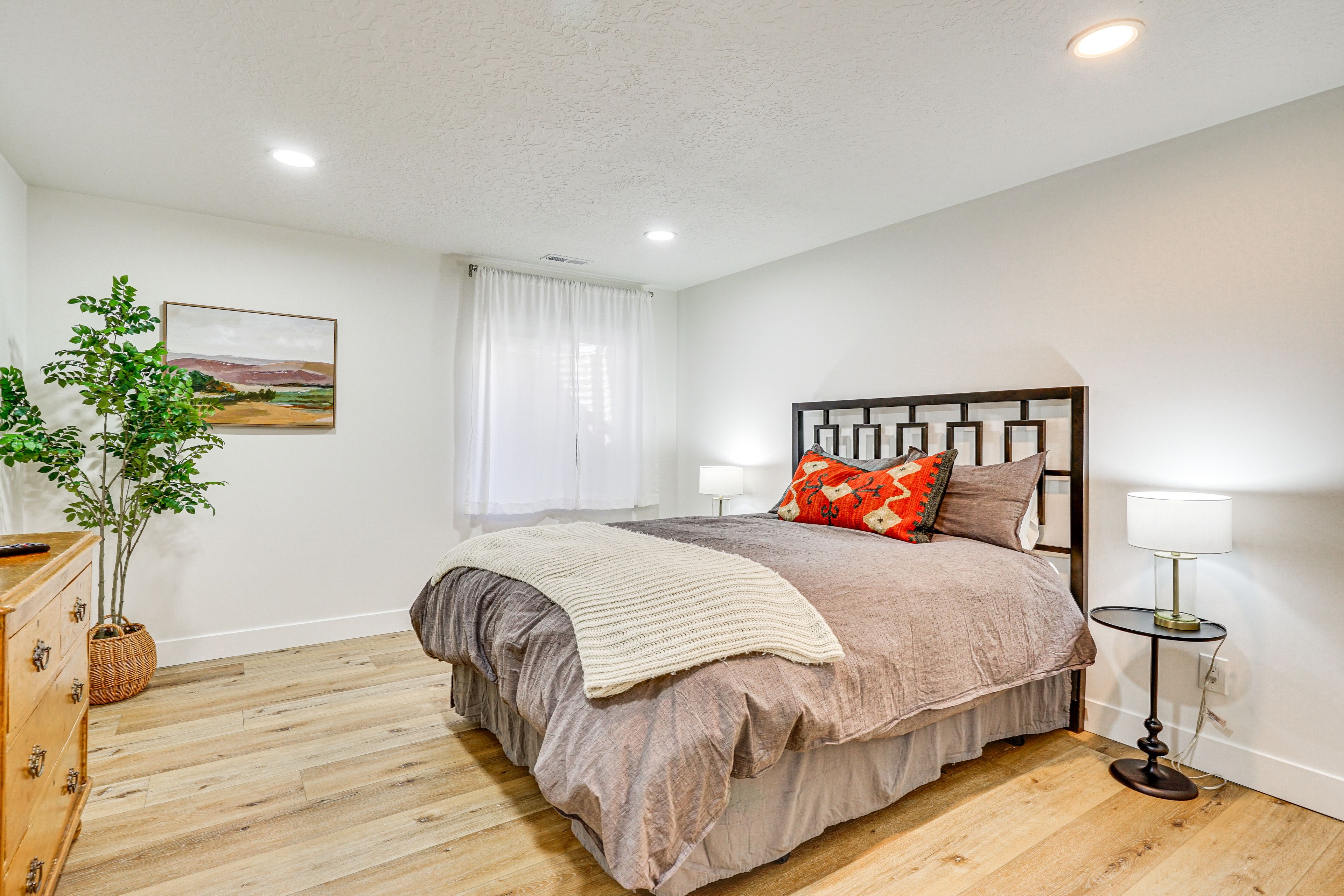 Bedroom 4 | Ground Floor | Queen Bed