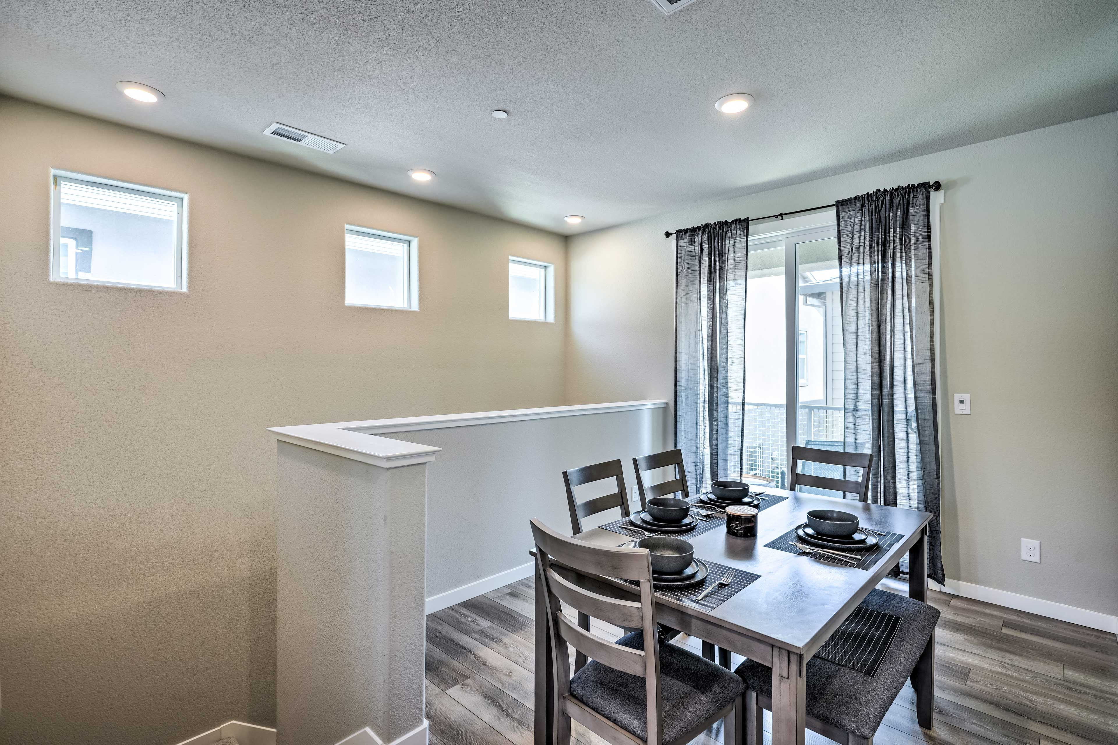 Dining Area | Dishware/Flatware | 2nd Floor
