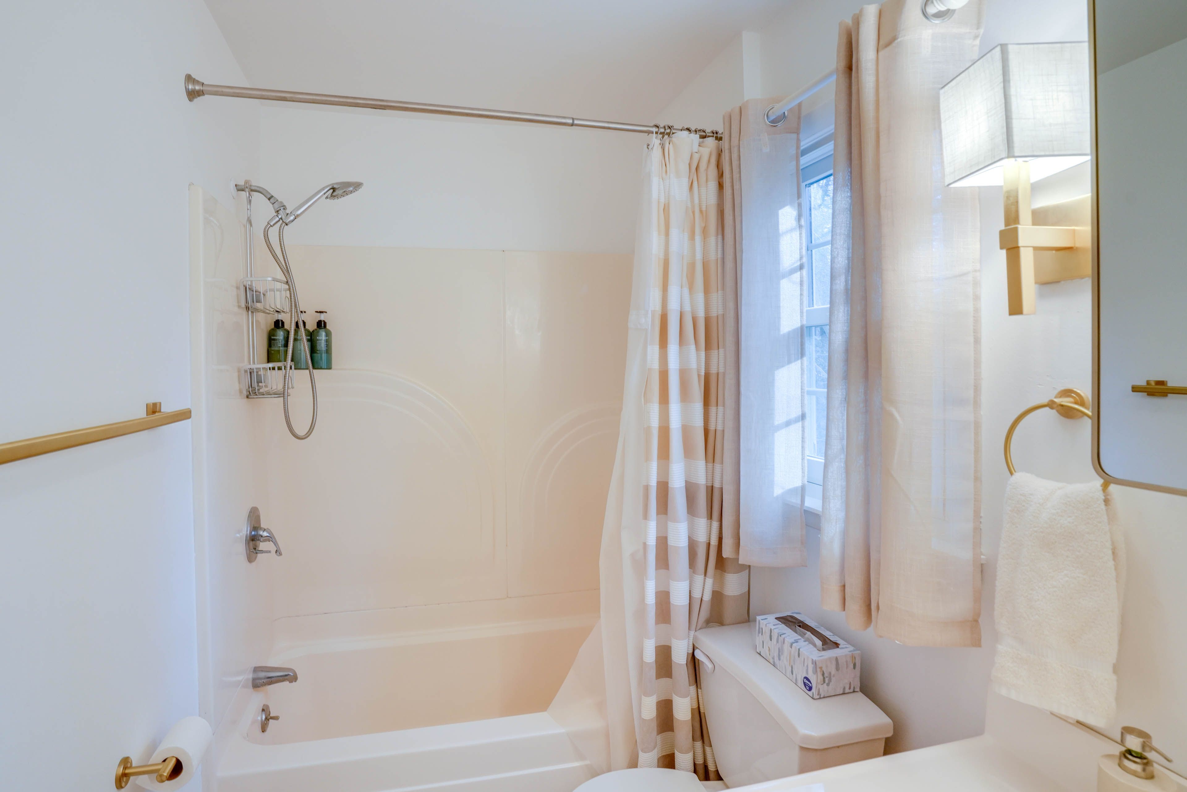 Bathroom | Towels Provided