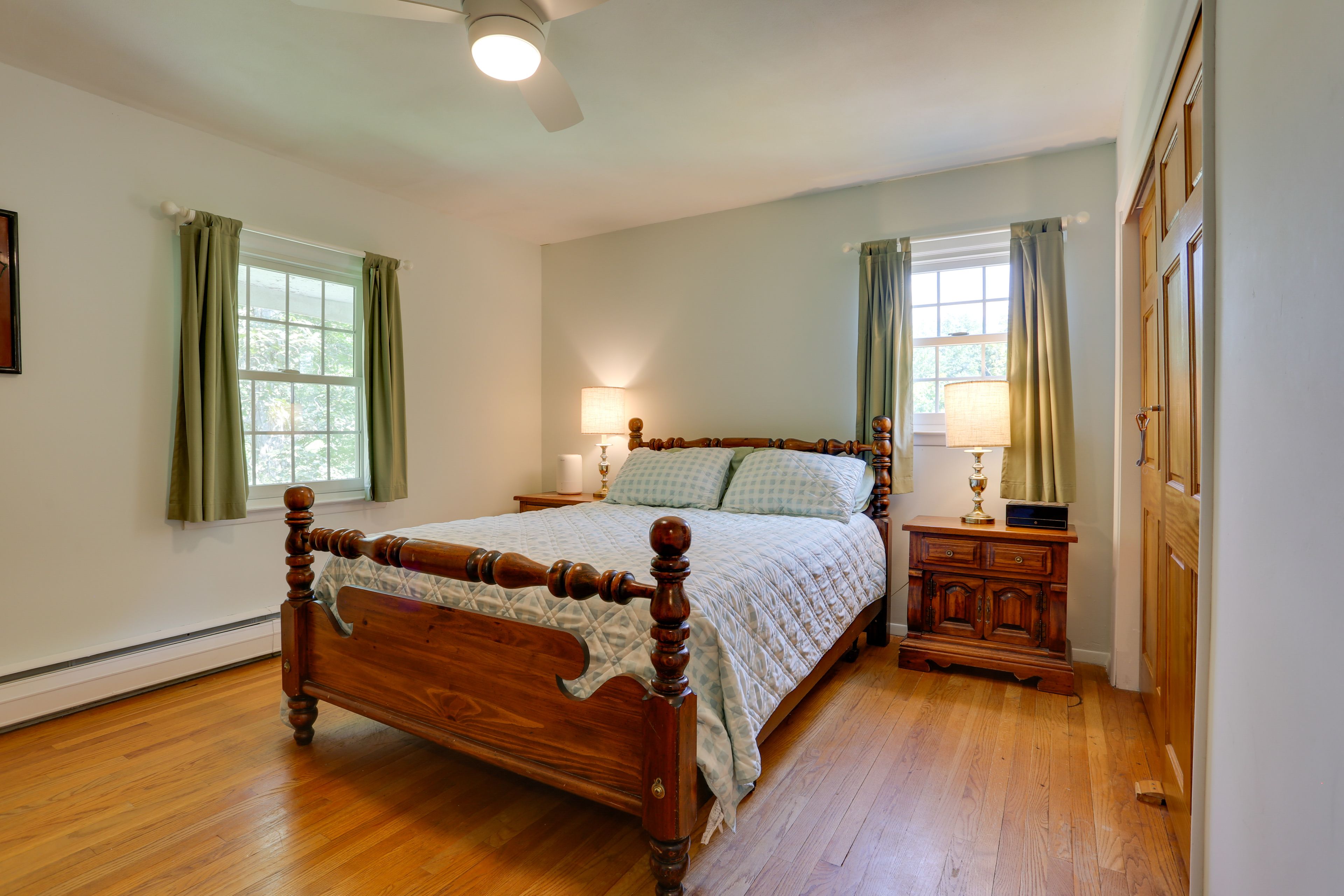 Bedroom 1 | Queen Bed | 3rd Level | Linens Provided