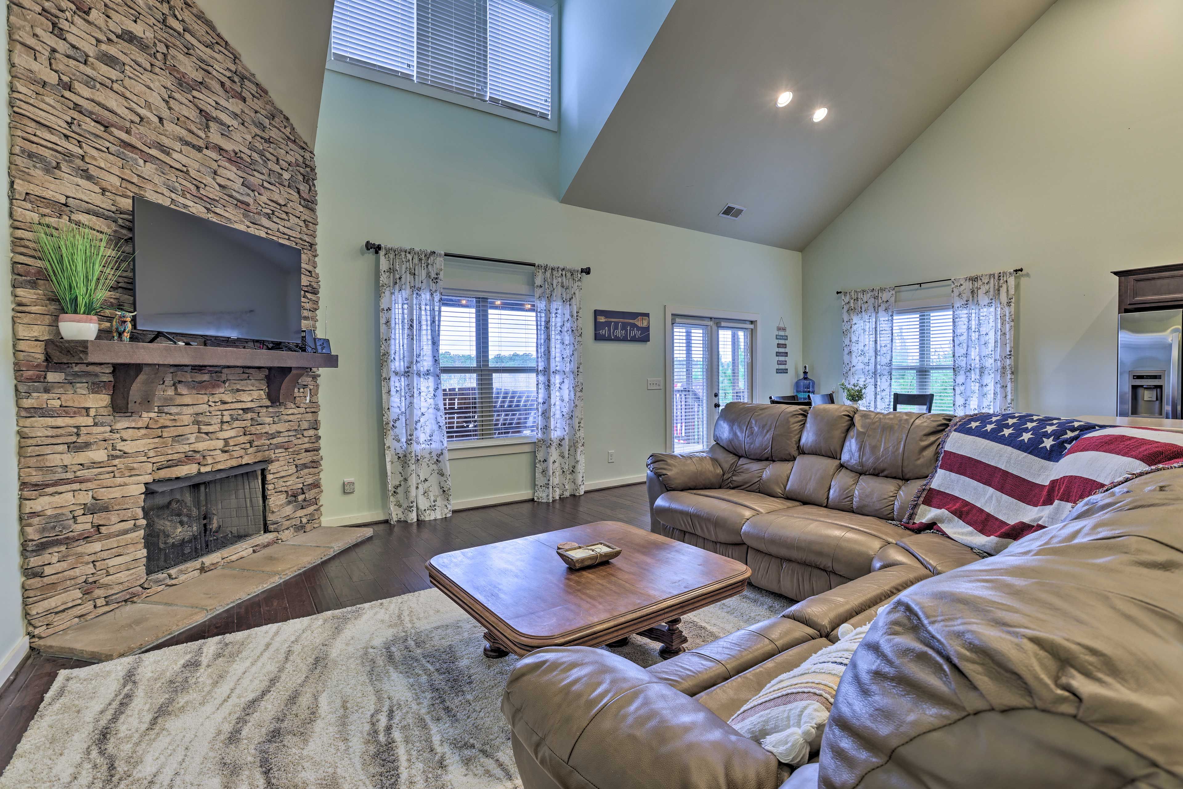Clanton Vacation Rental | 4BR | 3BA | 2 Steps to Access | 3,200 Sq Ft
