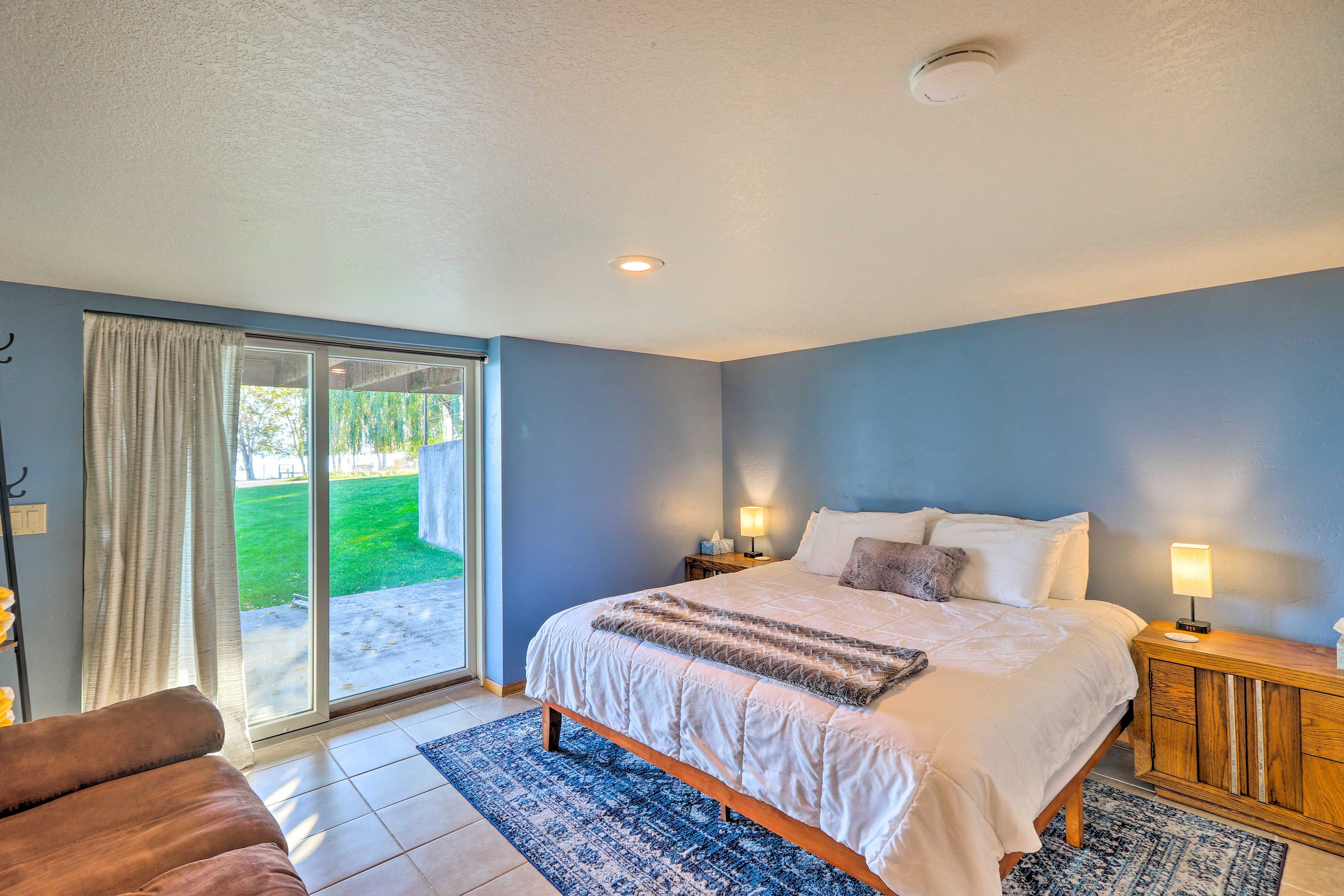 Bedroom 2 | King Bed