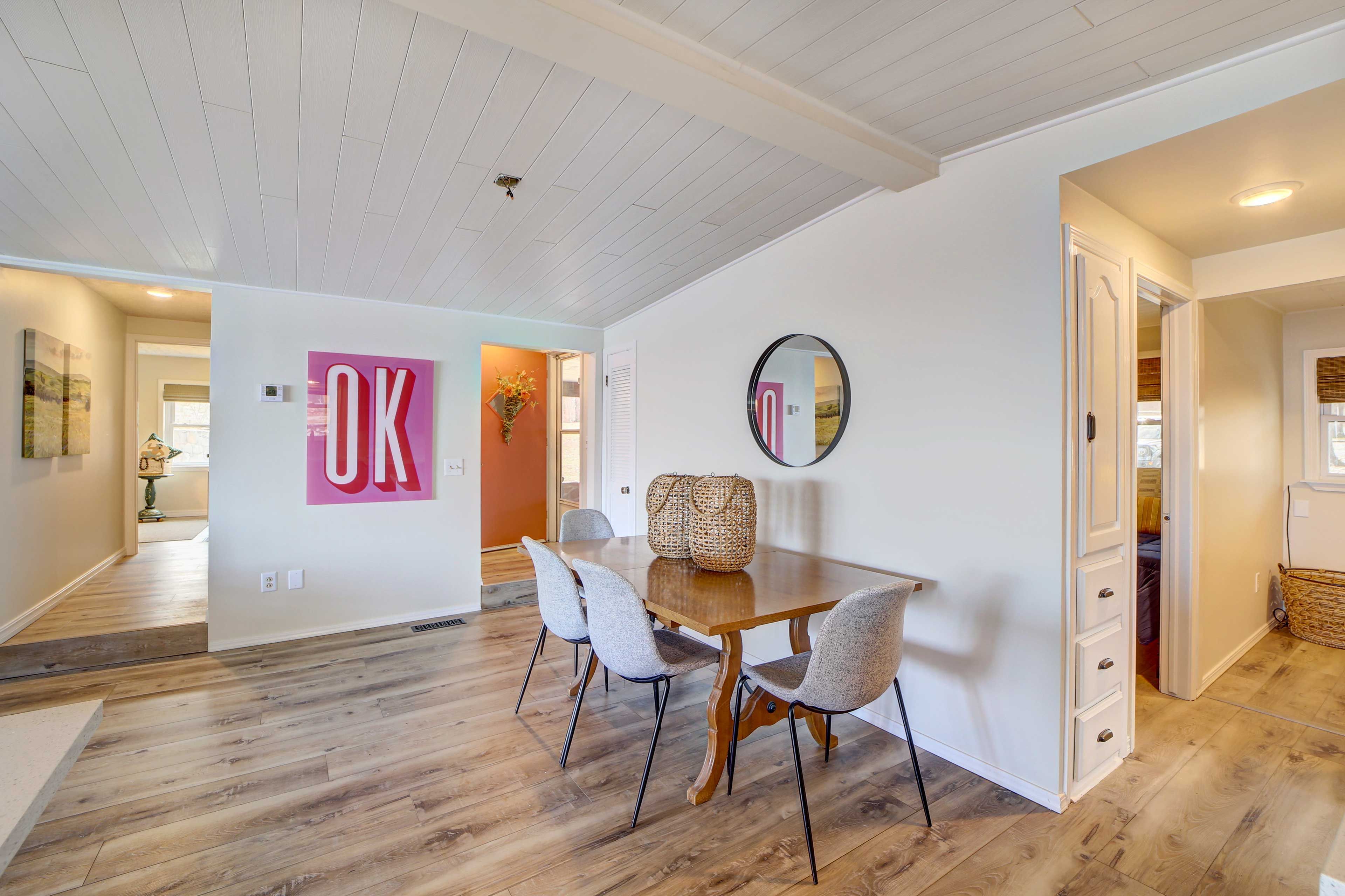Dining Area | Dishware Provided