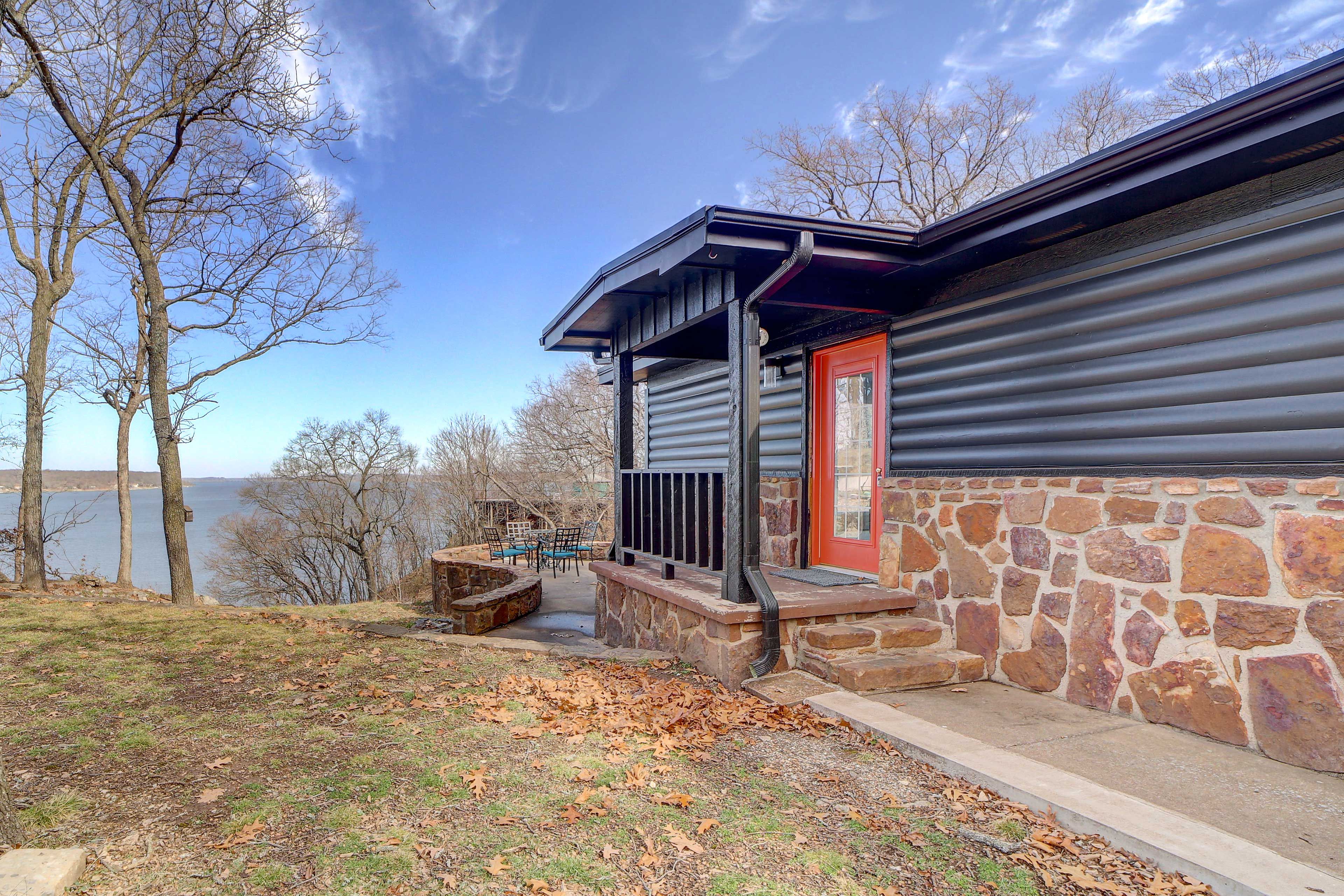 Cabin Exterior | Open Yard