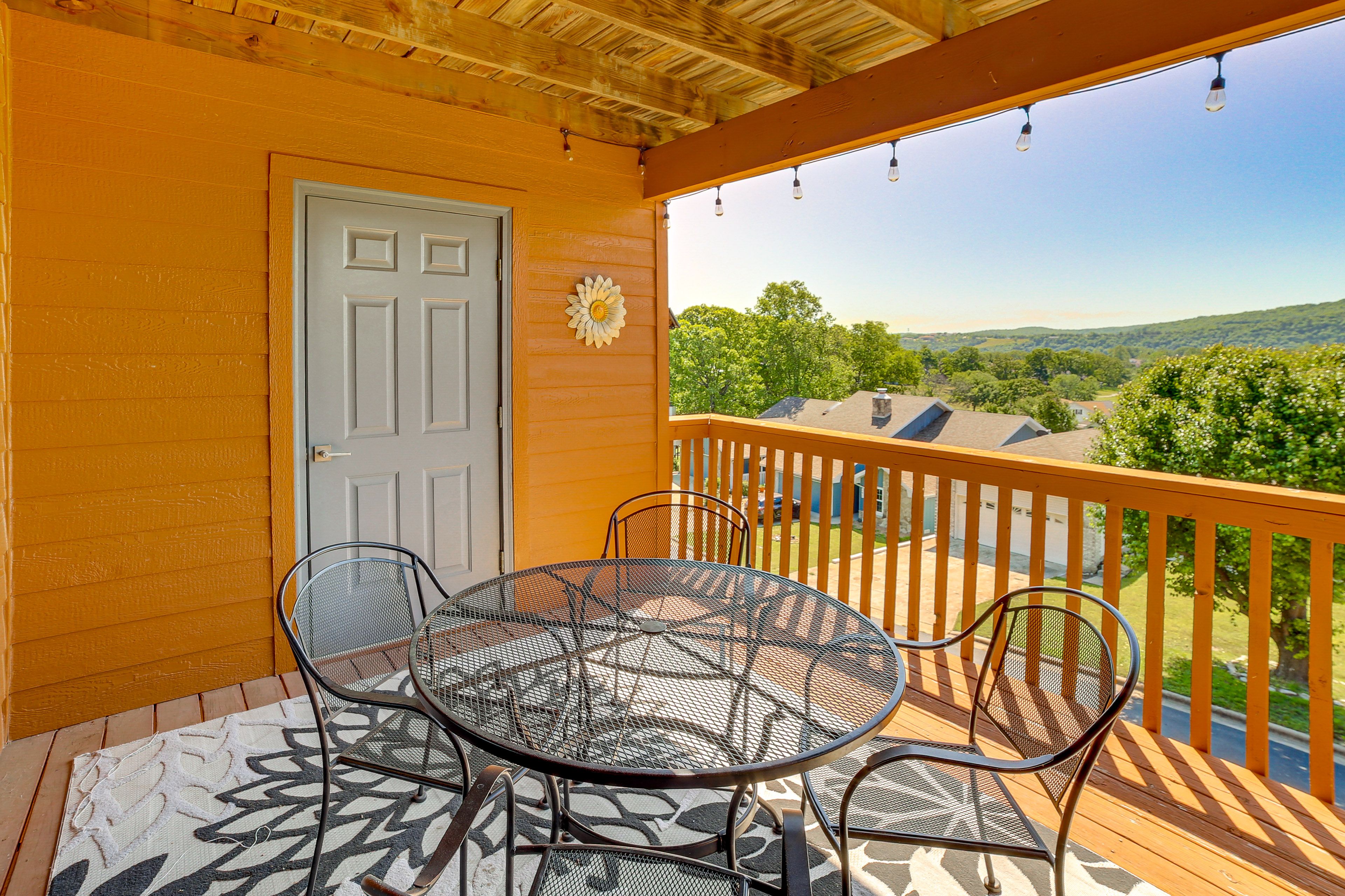 Furnished Balcony | Outdoor Dining