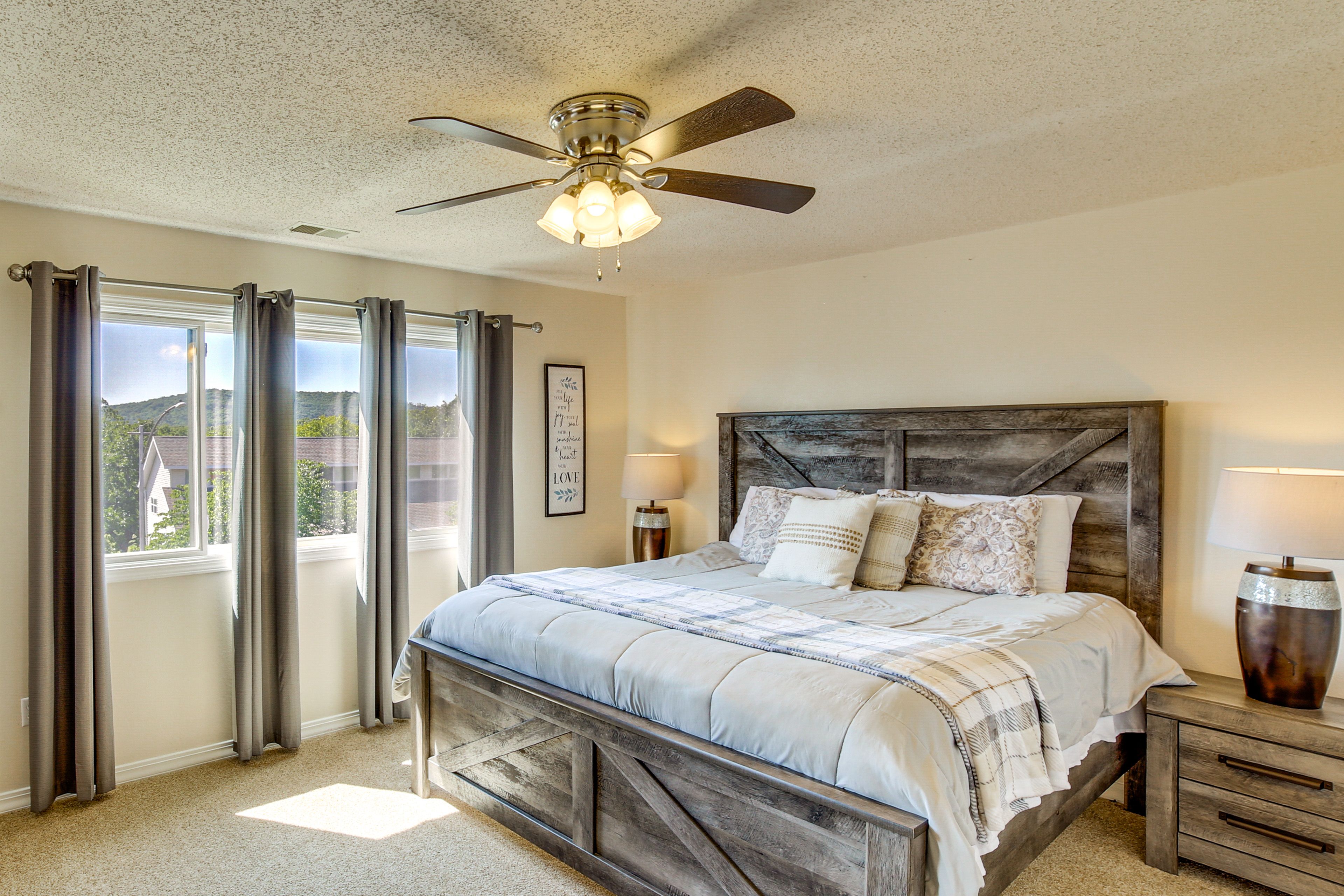 Bedroom 1 | King Bed
