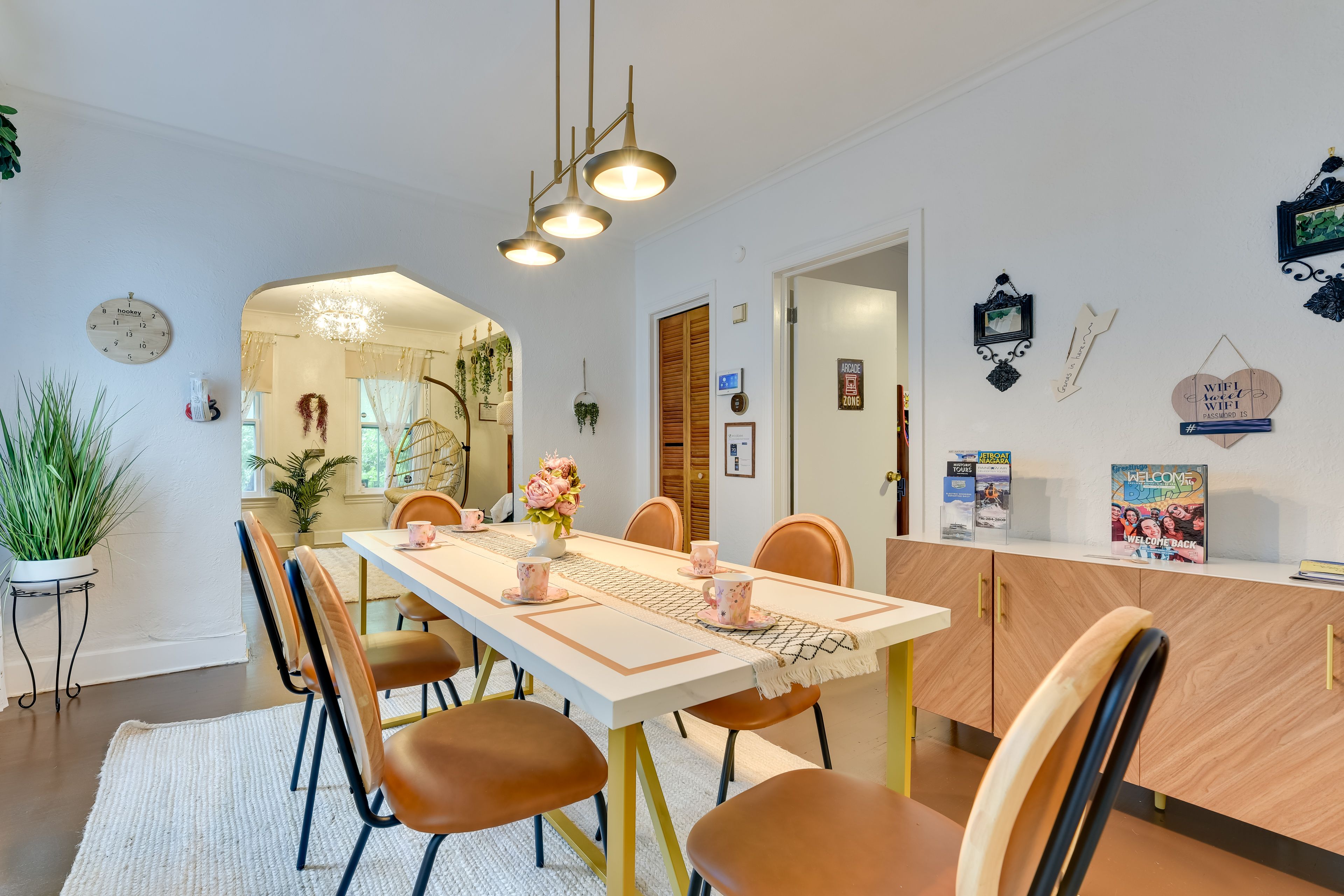 Dining Area | Dishware/Flatware Provided