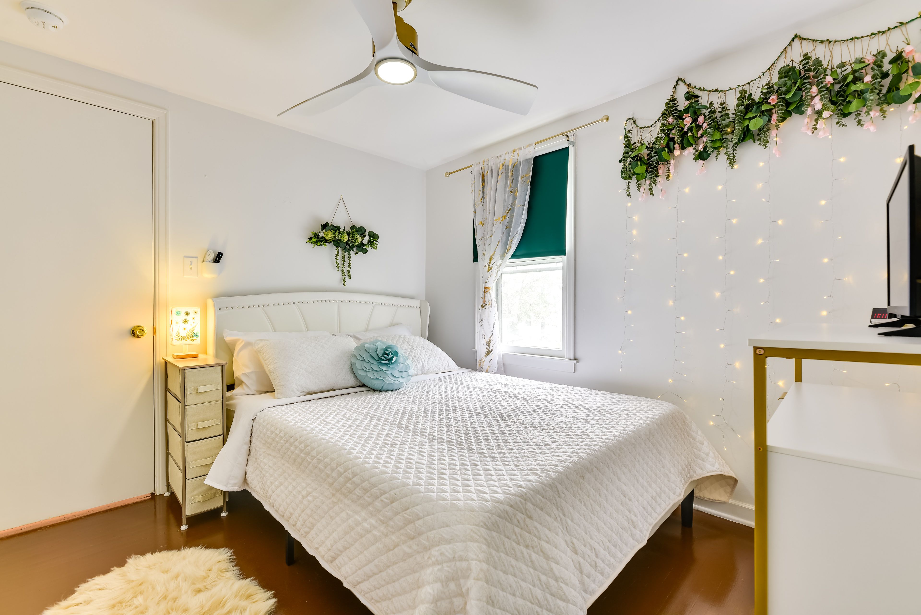 Bedroom 1 | Queen Bed | Linens Provided | En-Suite Half Bathroom