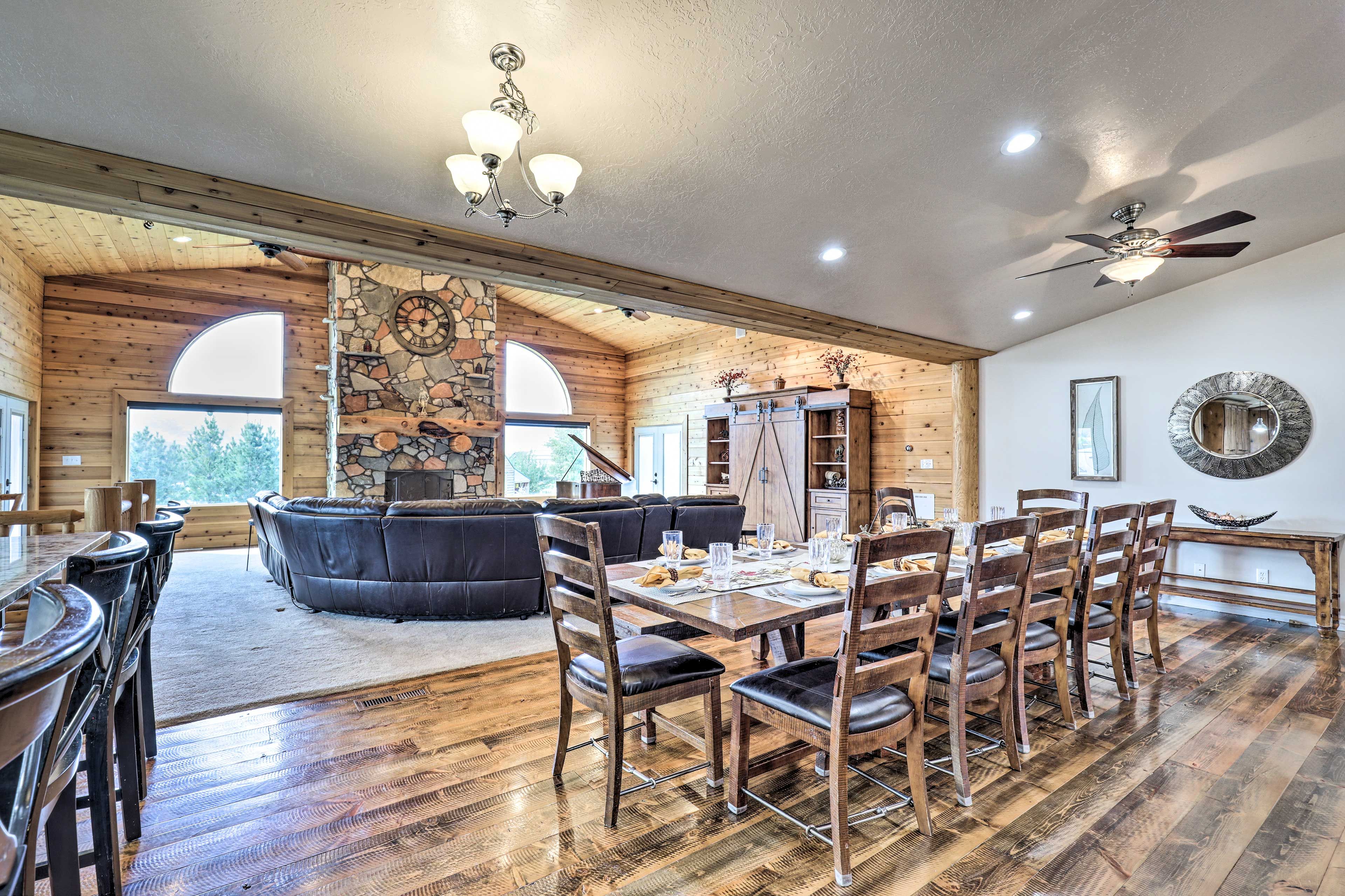 Dining Room | Dishware/Flatware Provided