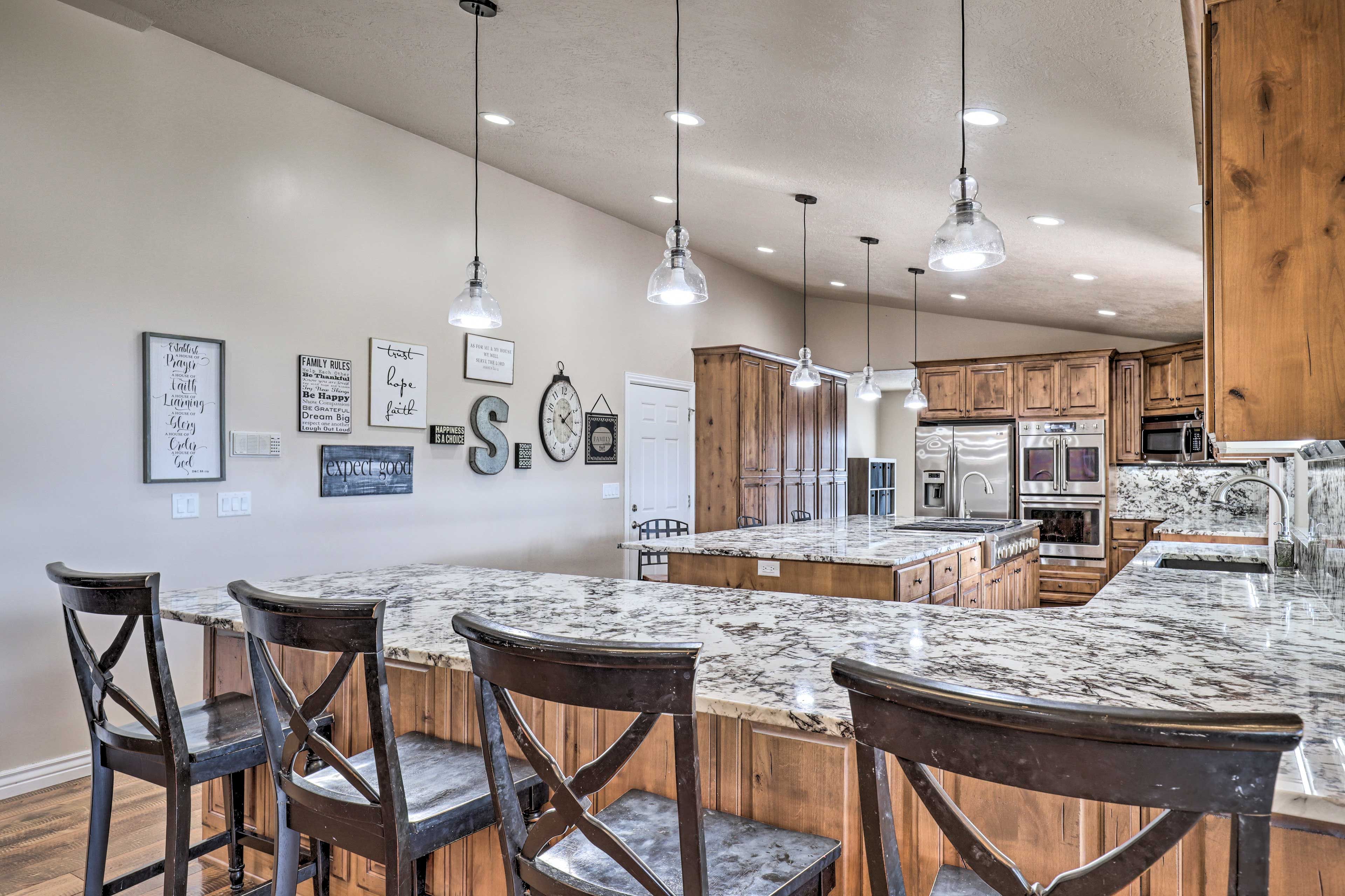 Kitchen | Cooking Basics | Coffee Maker | Paper Towels/Trash Bags Provided