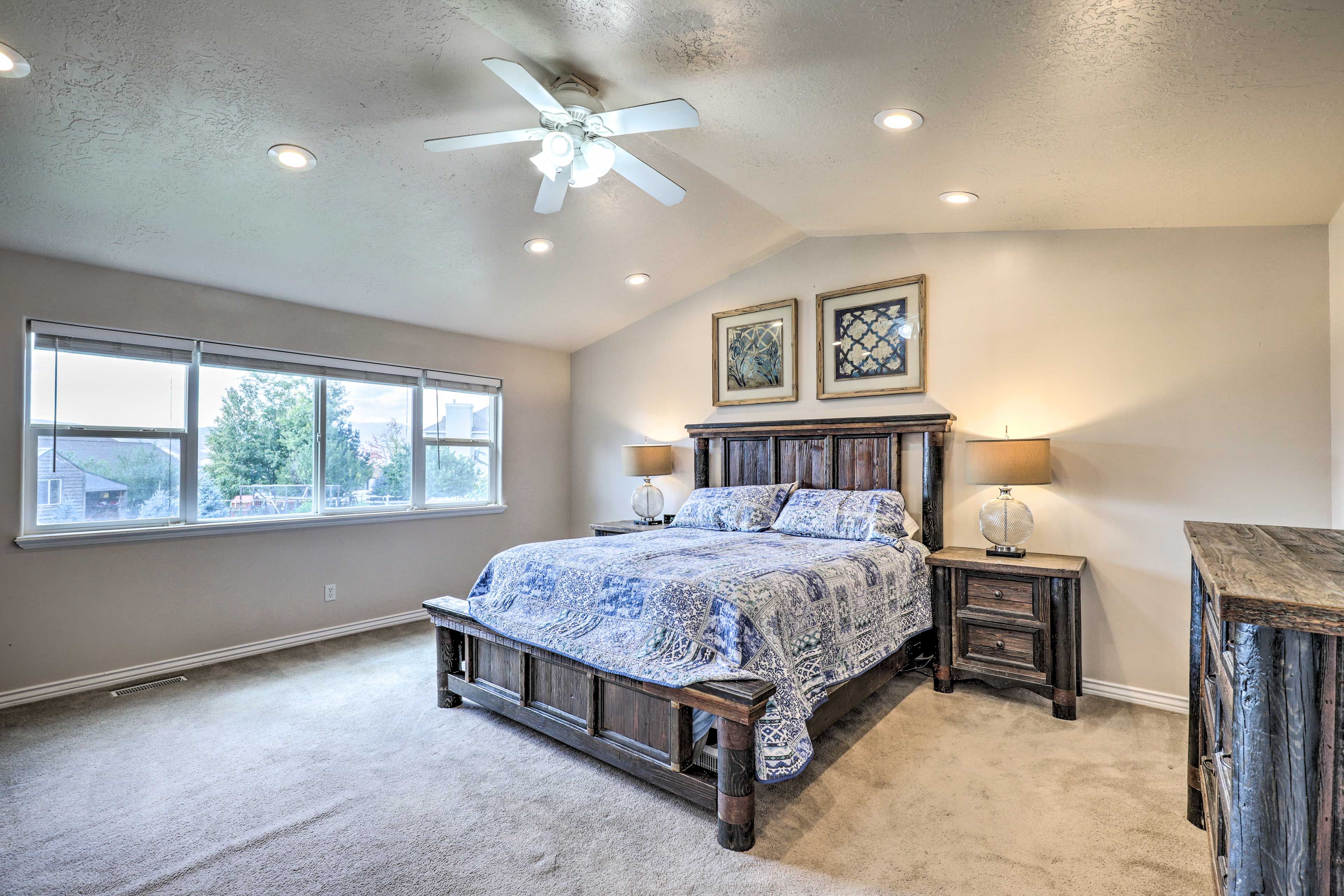 Bedroom 1 | King Bed | Main Level | Linens Provided | Smart TV