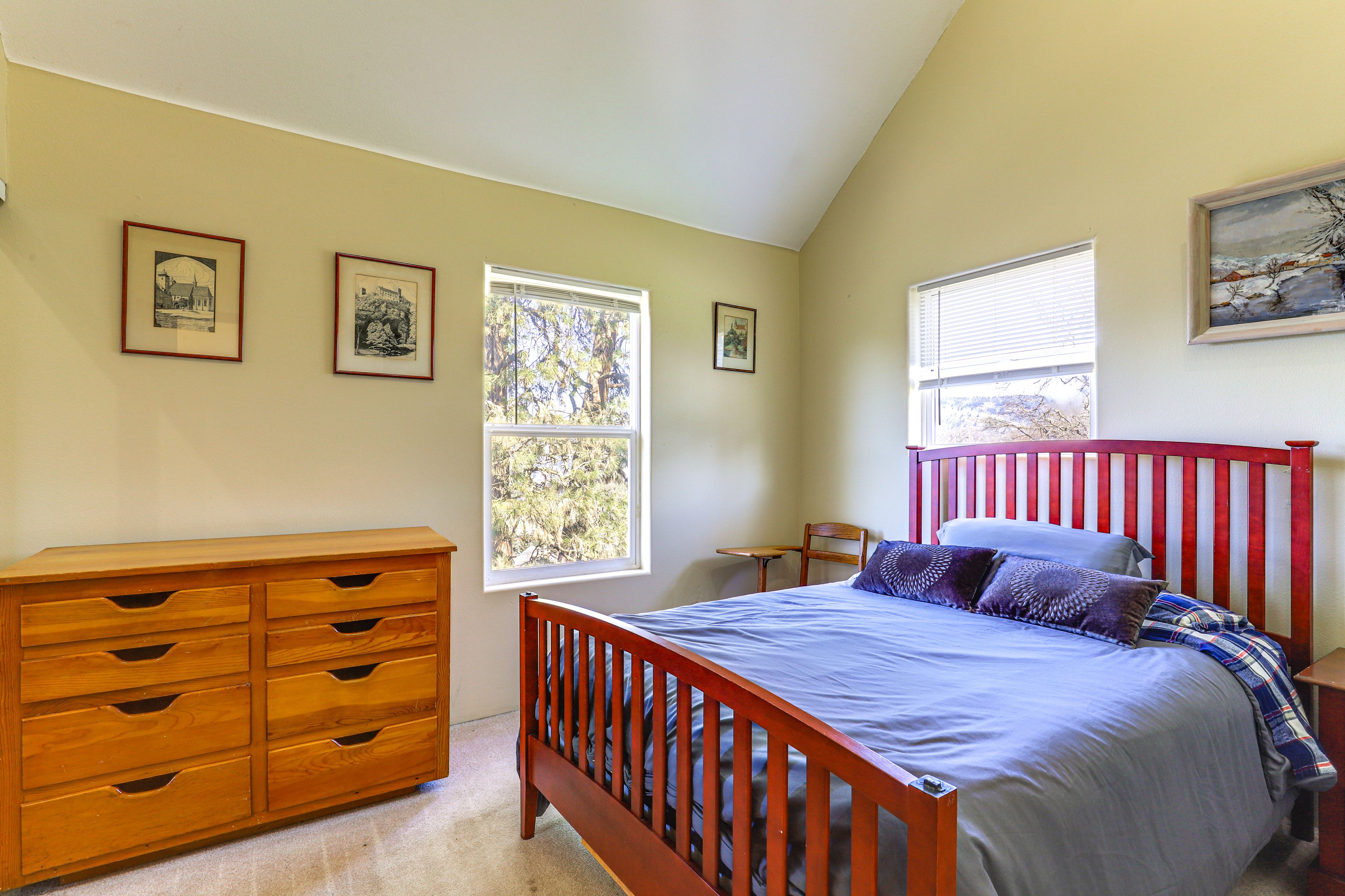 Bedroom 2 | Full Bed | 2nd Floor