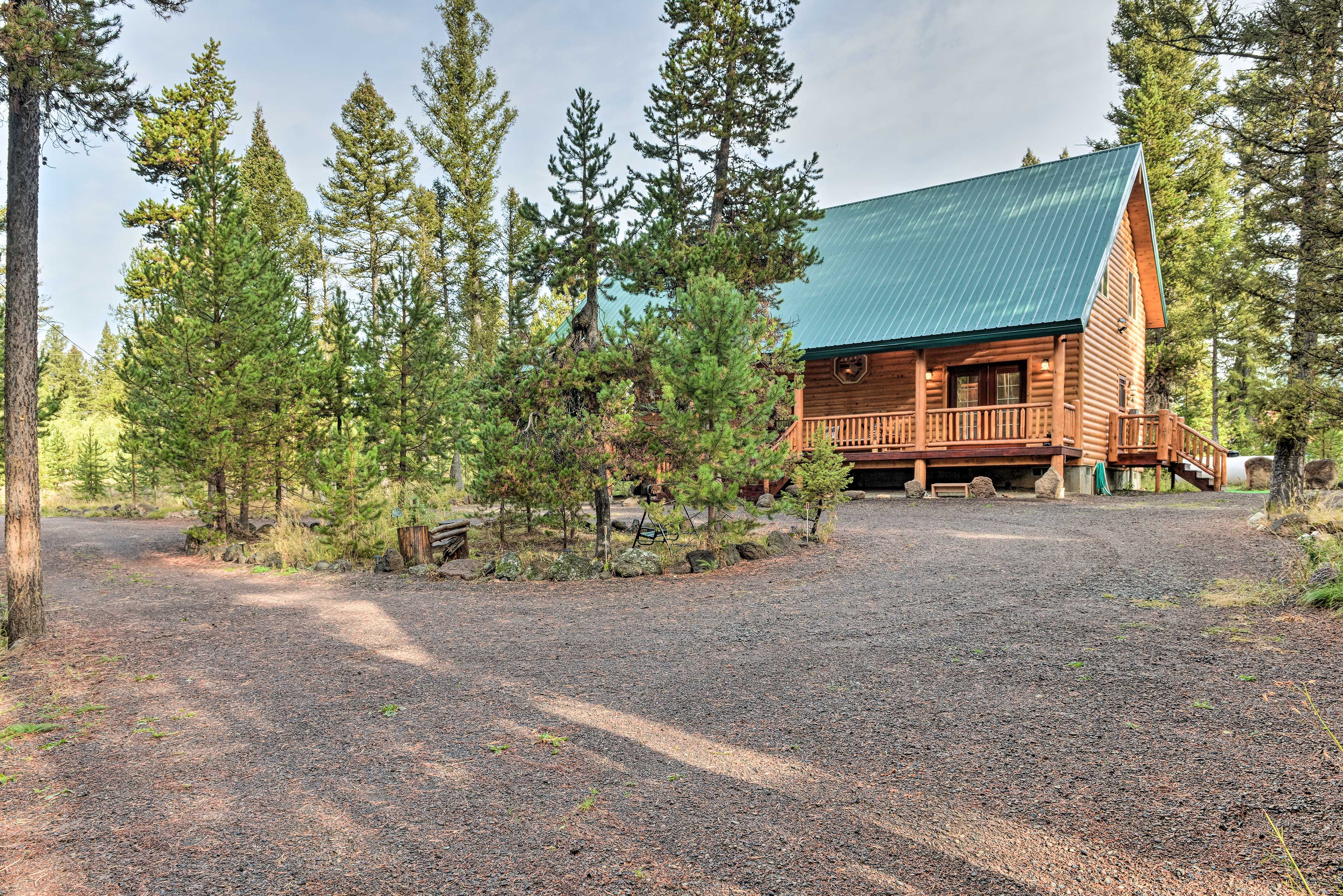Parking | Gravel Driveway (4 Vehicles)