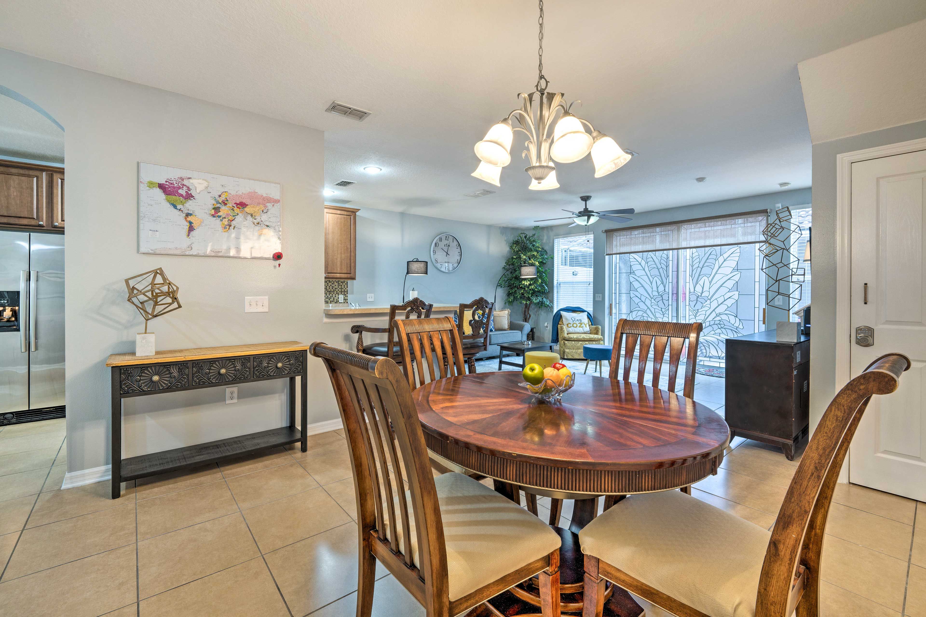 Dining Area | Free WiFi | Central A/C