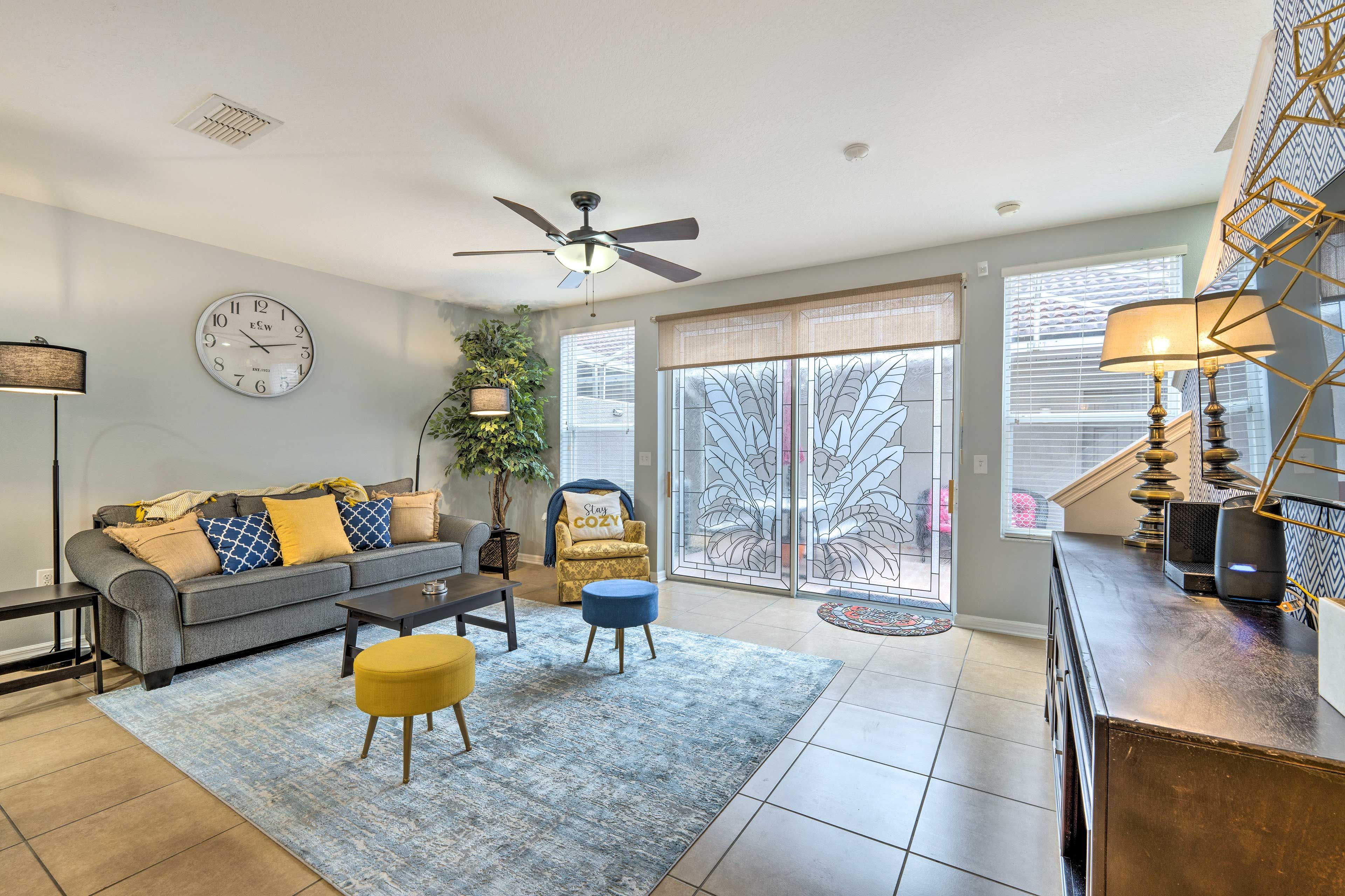 Living Room | Smart TV